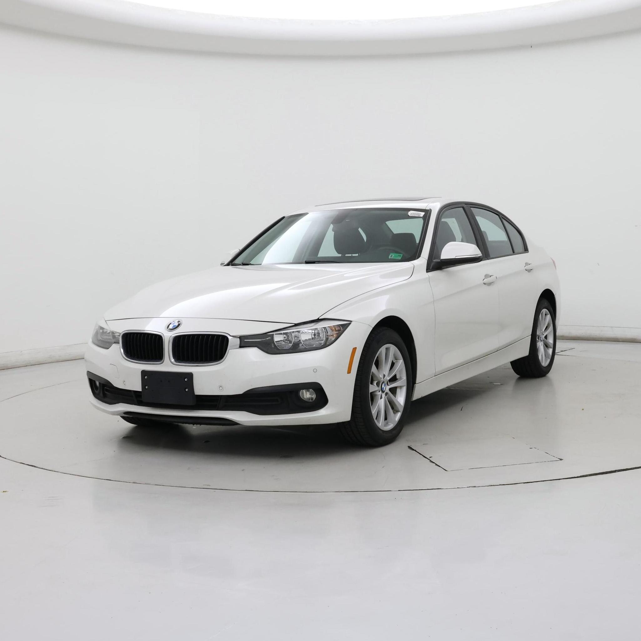 Thumbnail: 2017 BMW 3 Series - 4