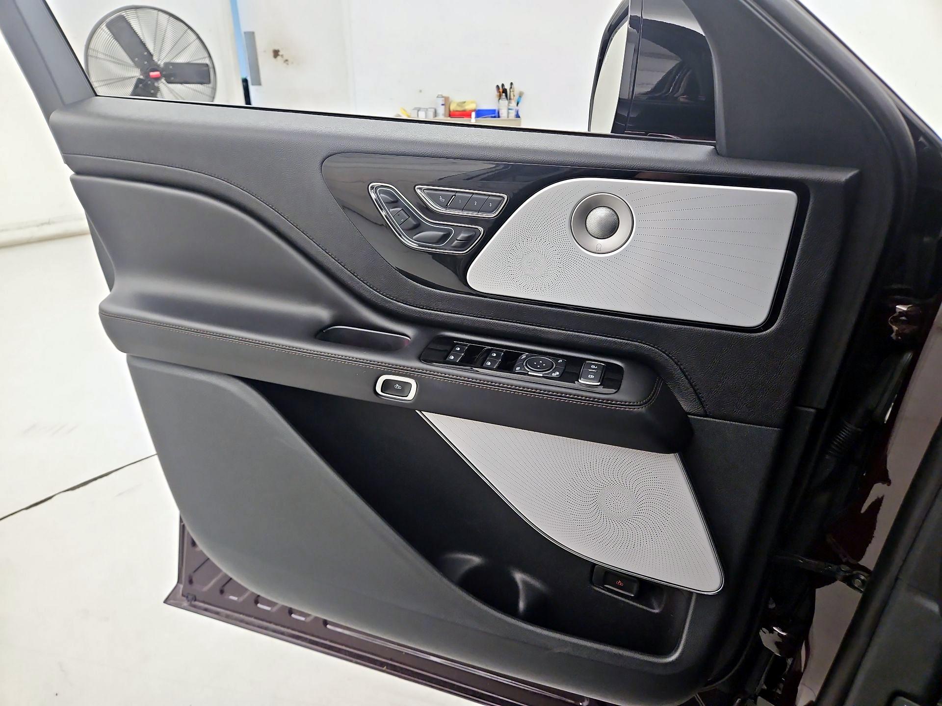 Thumbnail: 2024 Lincoln Aviator - 12