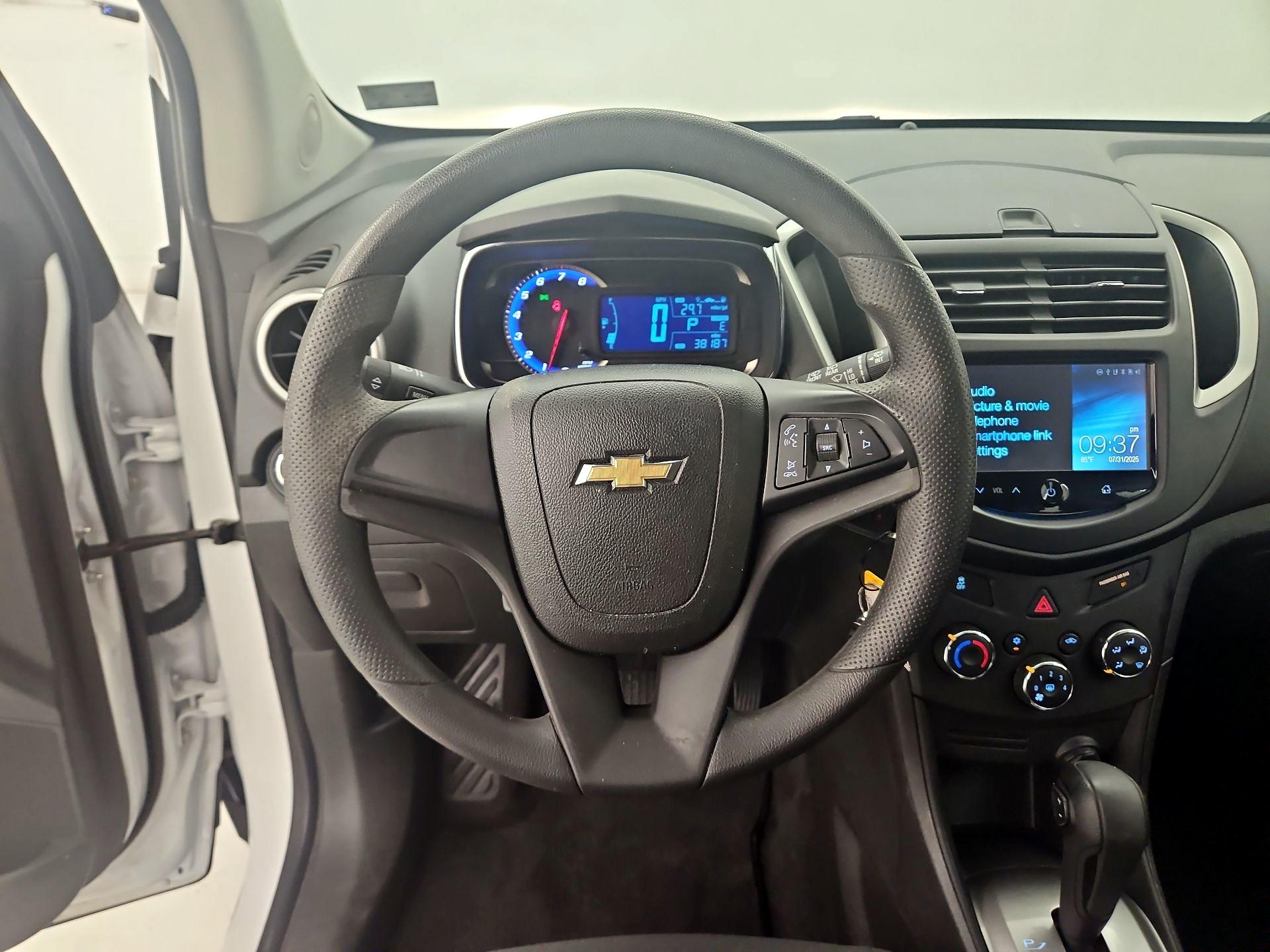 Thumbnail: 2016 Chevrolet Trax - 10