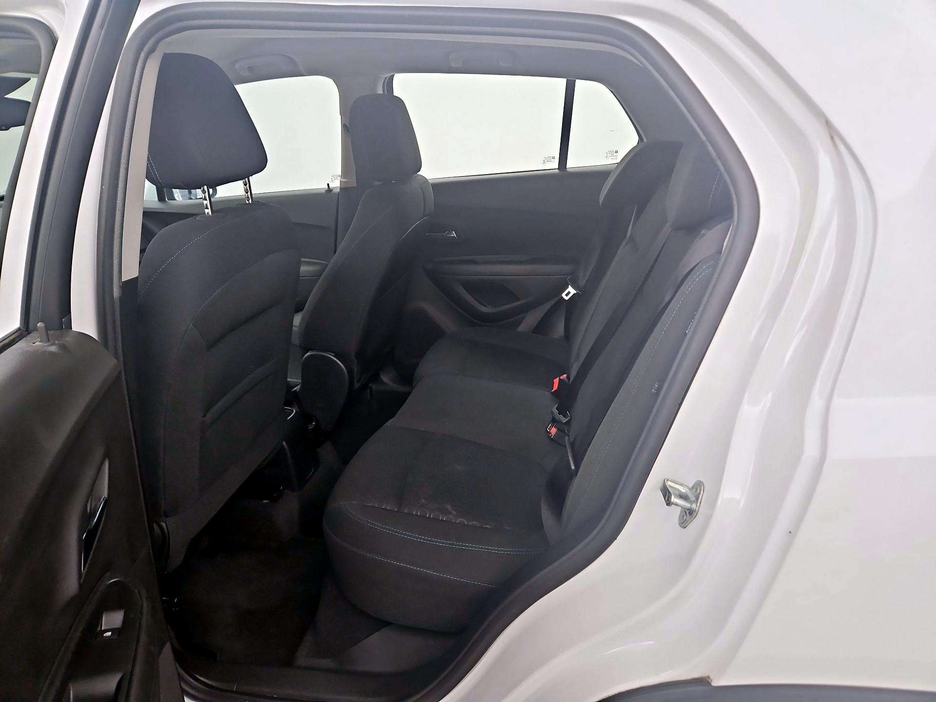 Thumbnail: 2016 Chevrolet Trax - 18
