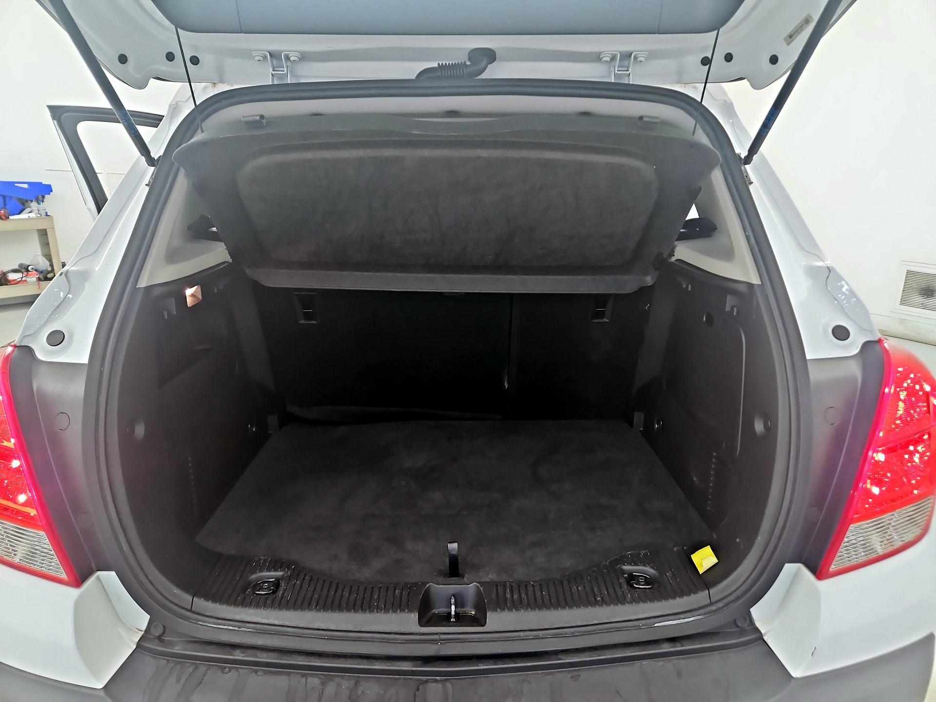 Thumbnail: 2016 Chevrolet Trax - 19