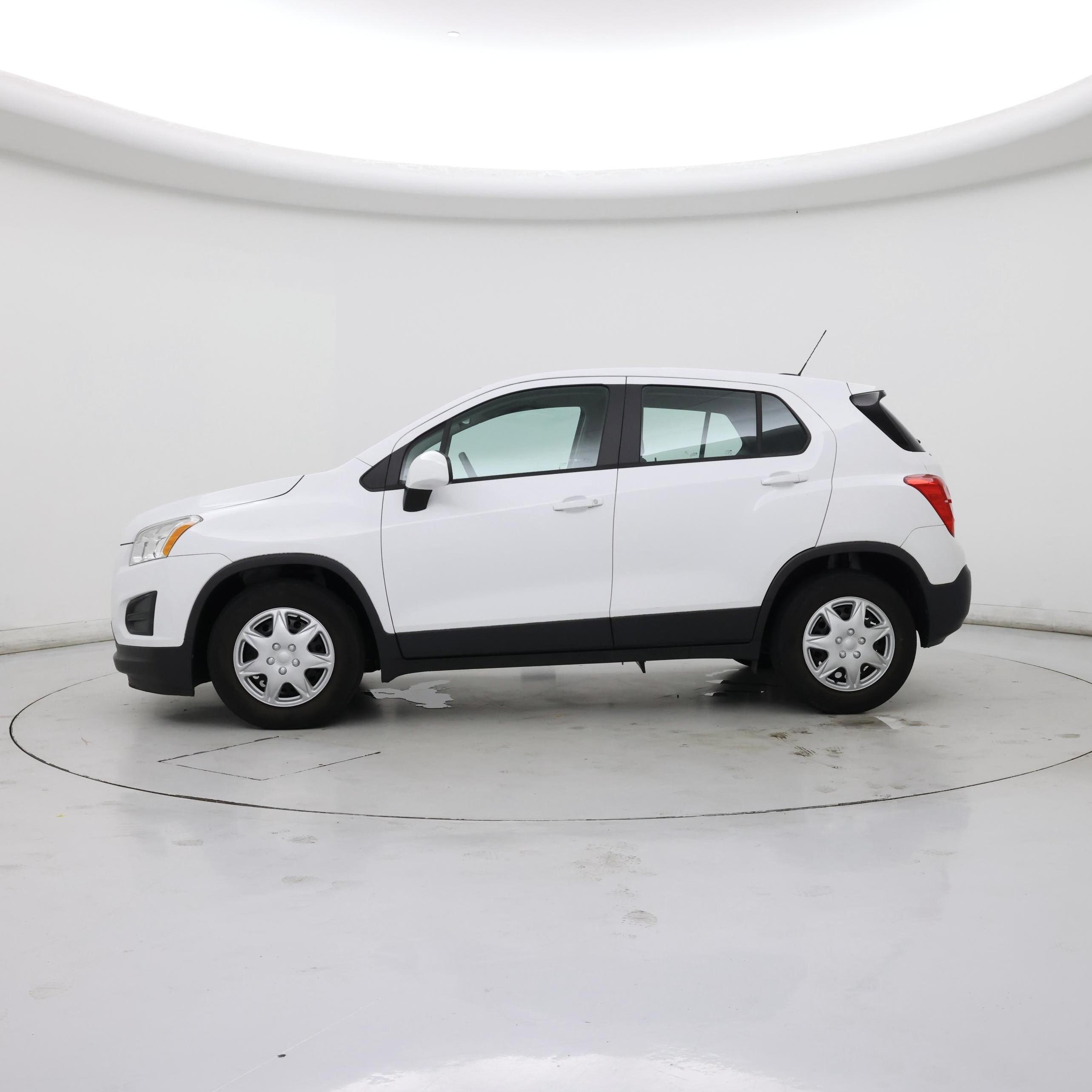 Thumbnail: 2016 Chevrolet Trax - 3