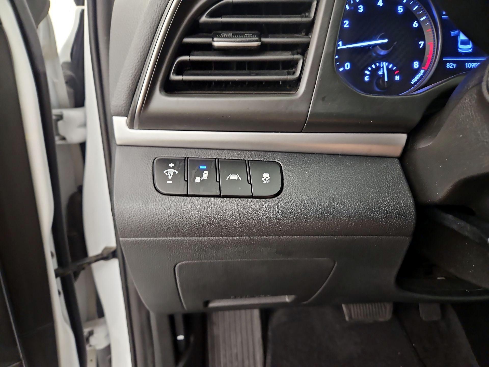 Thumbnail: 2019 Hyundai Elantra - 13