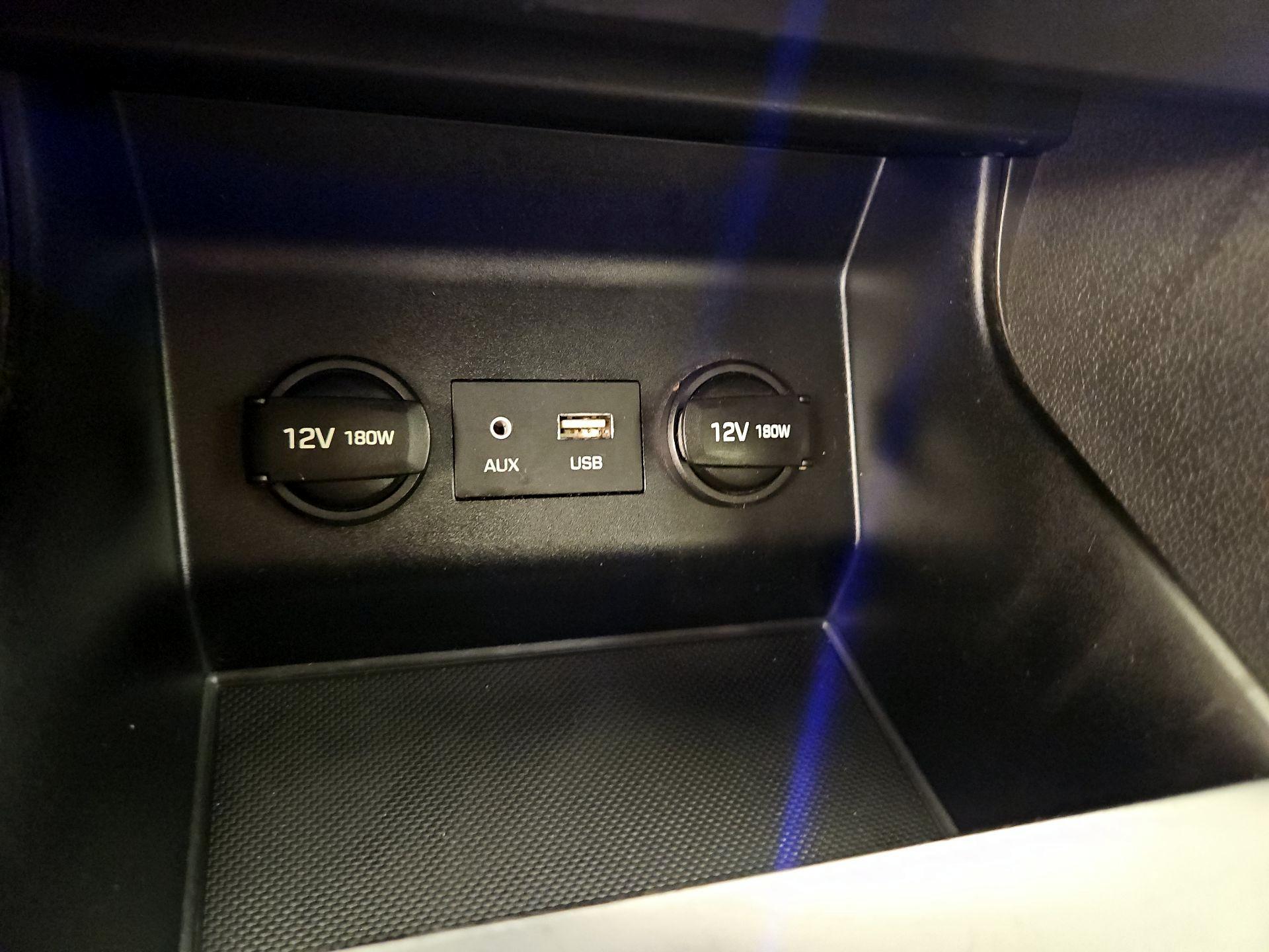 Thumbnail: 2019 Hyundai Elantra - 18