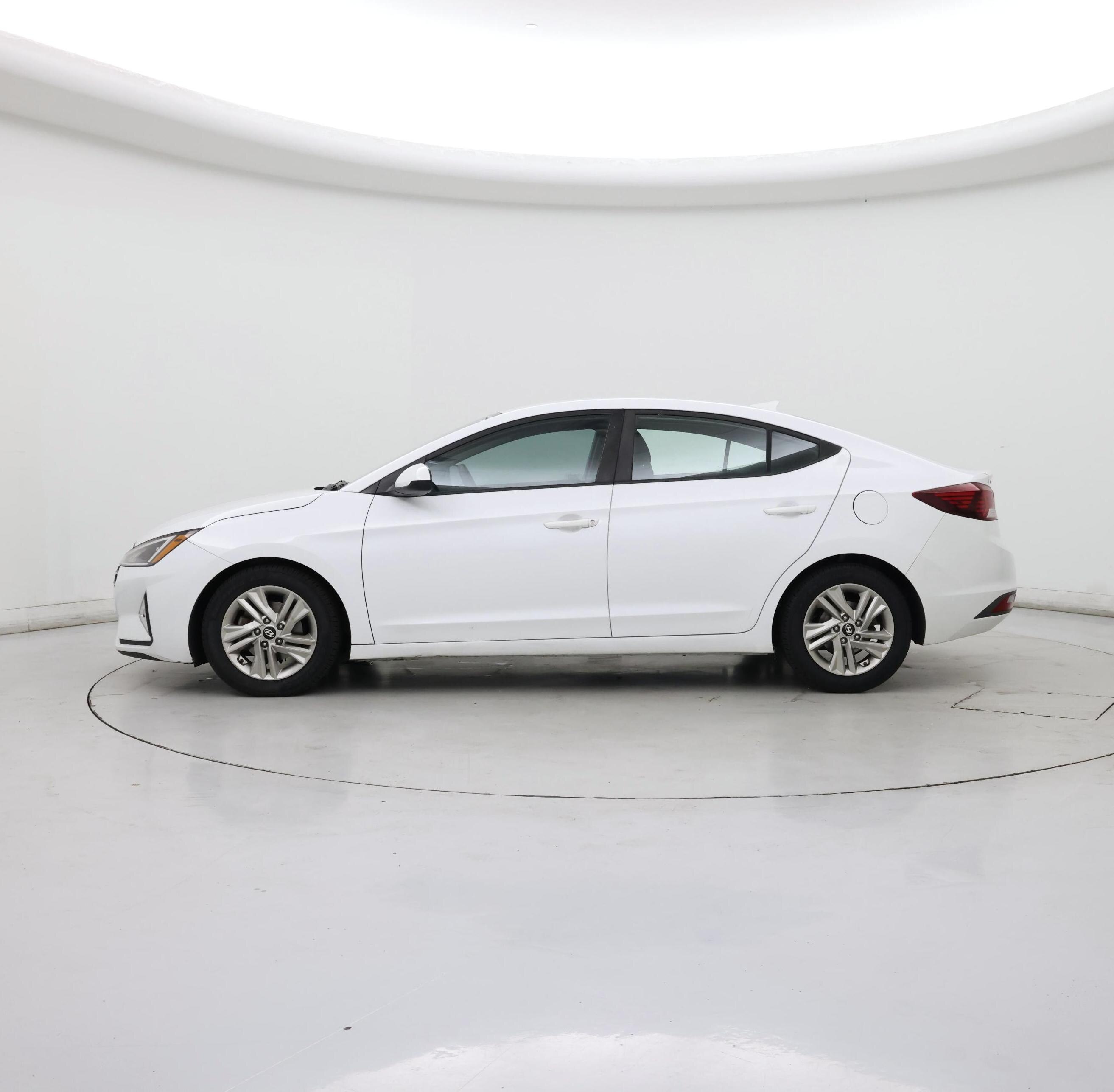 Thumbnail: 2019 Hyundai Elantra - 3