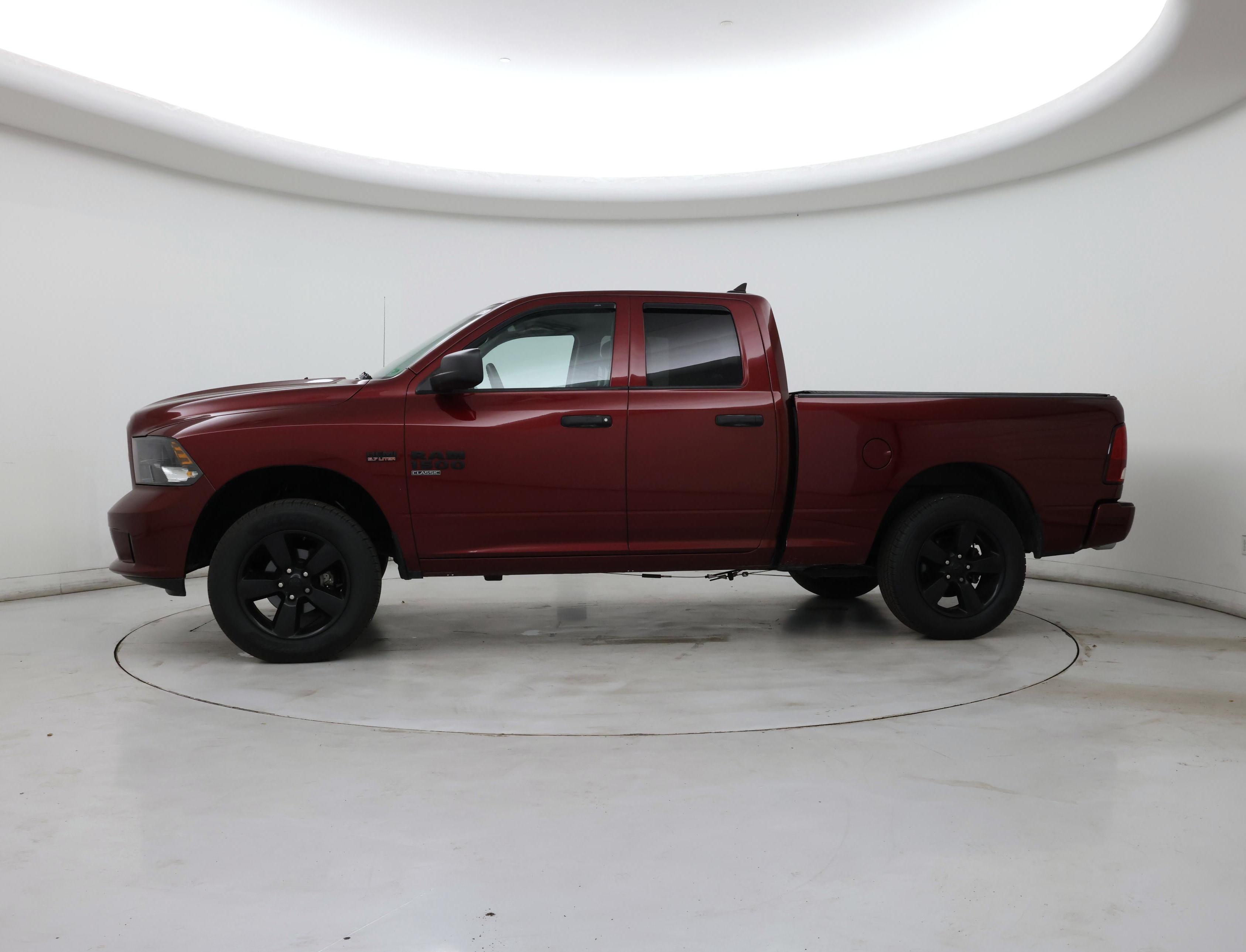 Thumbnail: 2019 RAM 1500 Classic - 3