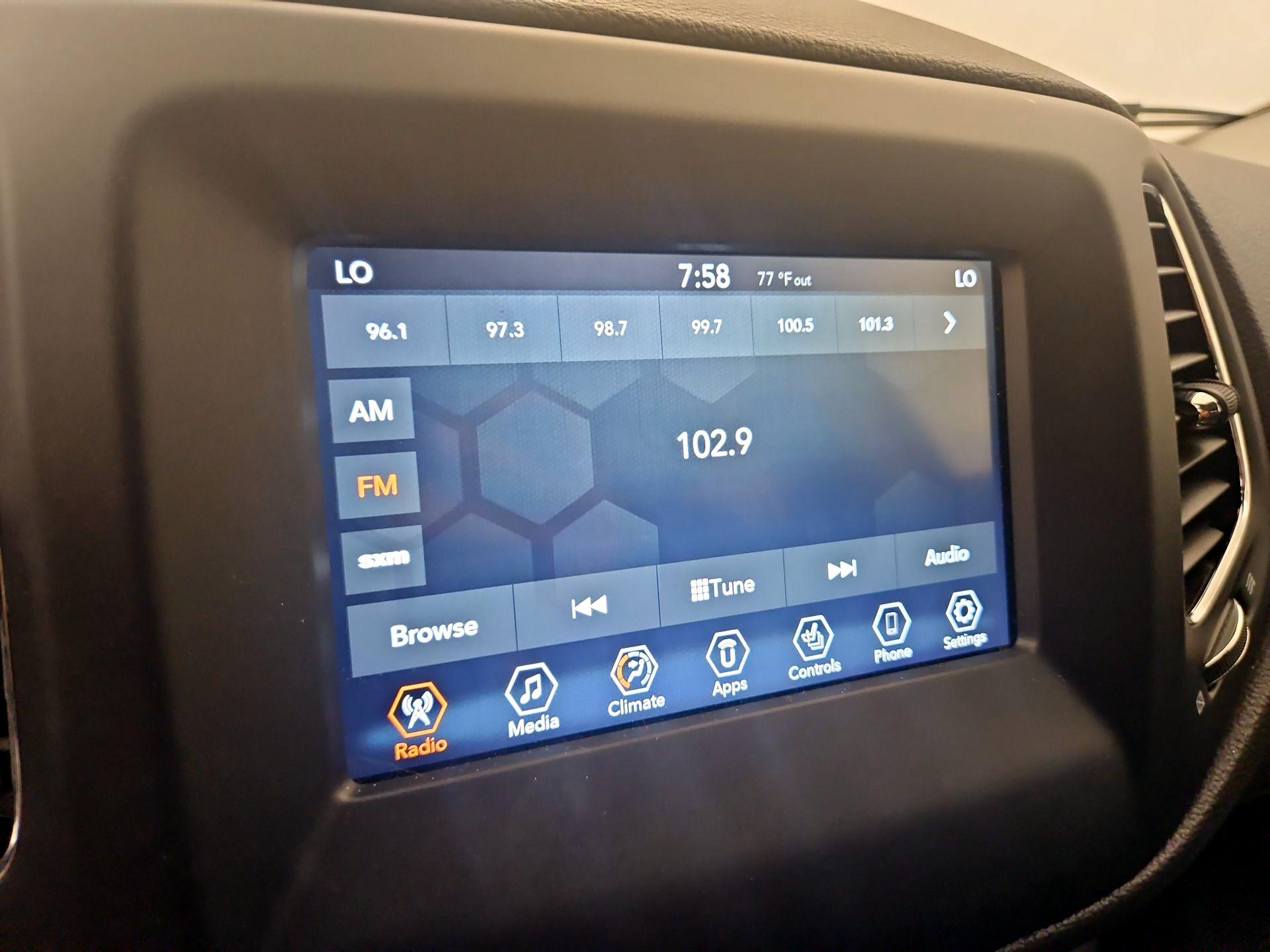 Thumbnail: 2021 Jeep Compass - 15