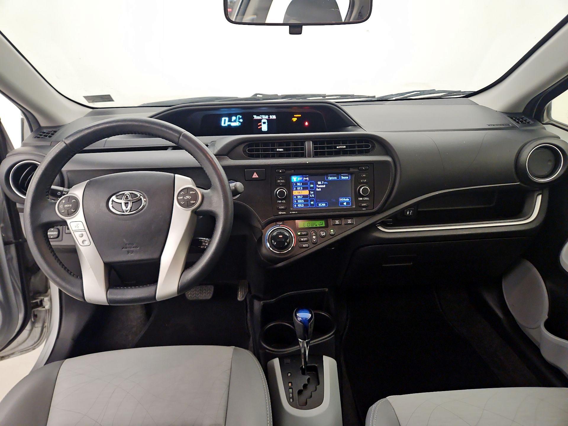Thumbnail: 2014 Toyota Prius c - 9