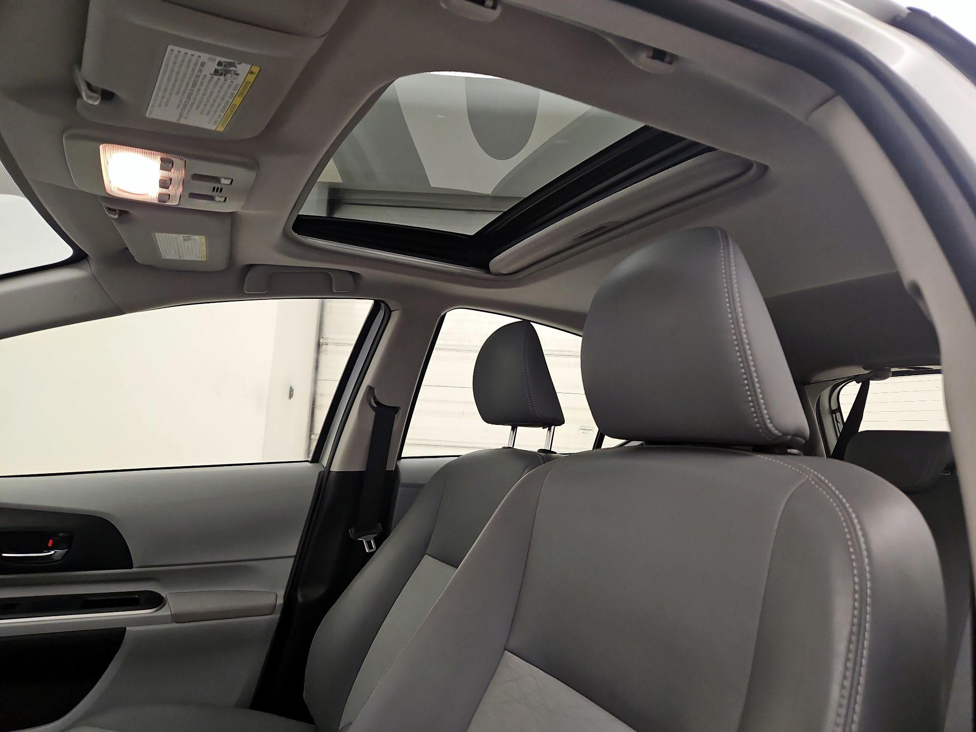 Thumbnail: 2014 Toyota Prius c - 18