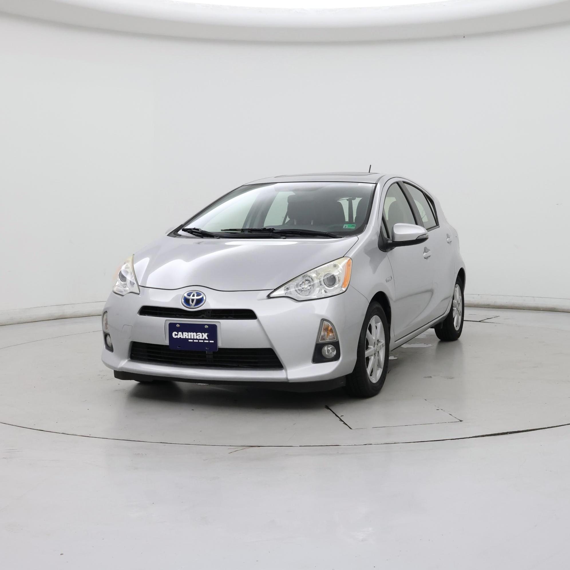 Thumbnail: 2014 Toyota Prius c - 4