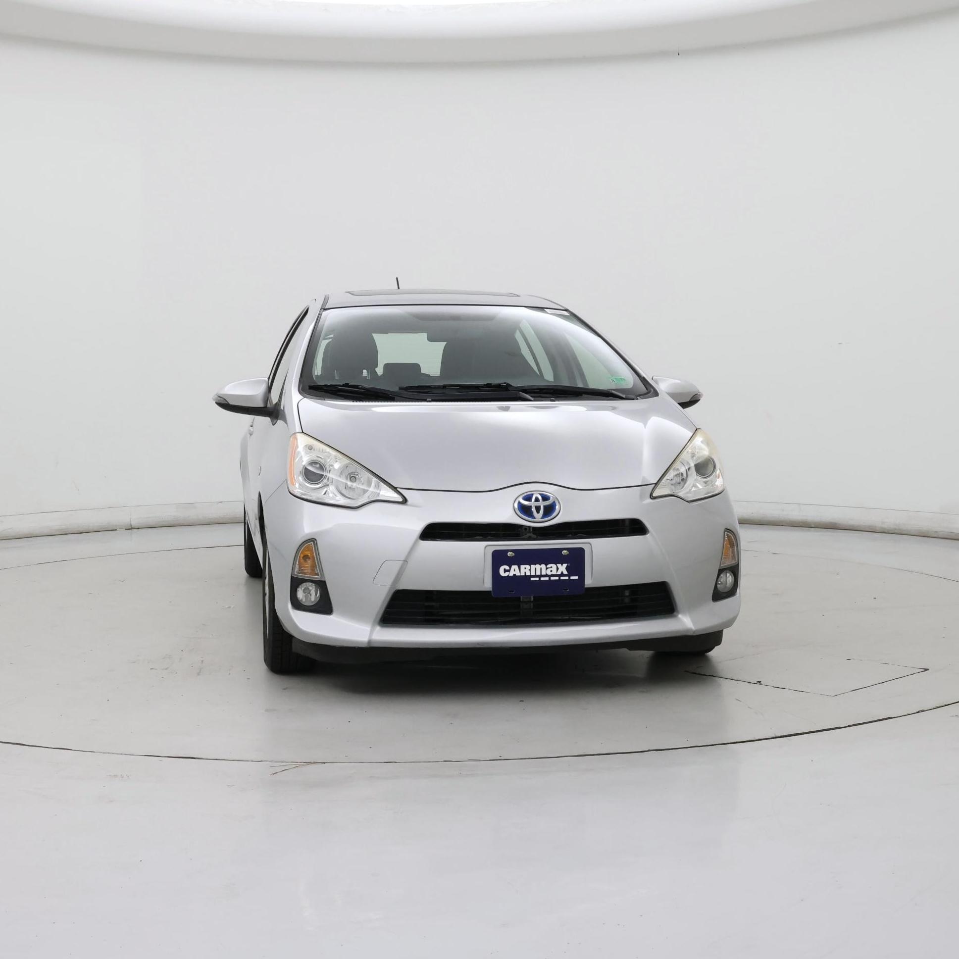 Thumbnail: 2014 Toyota Prius c - 5