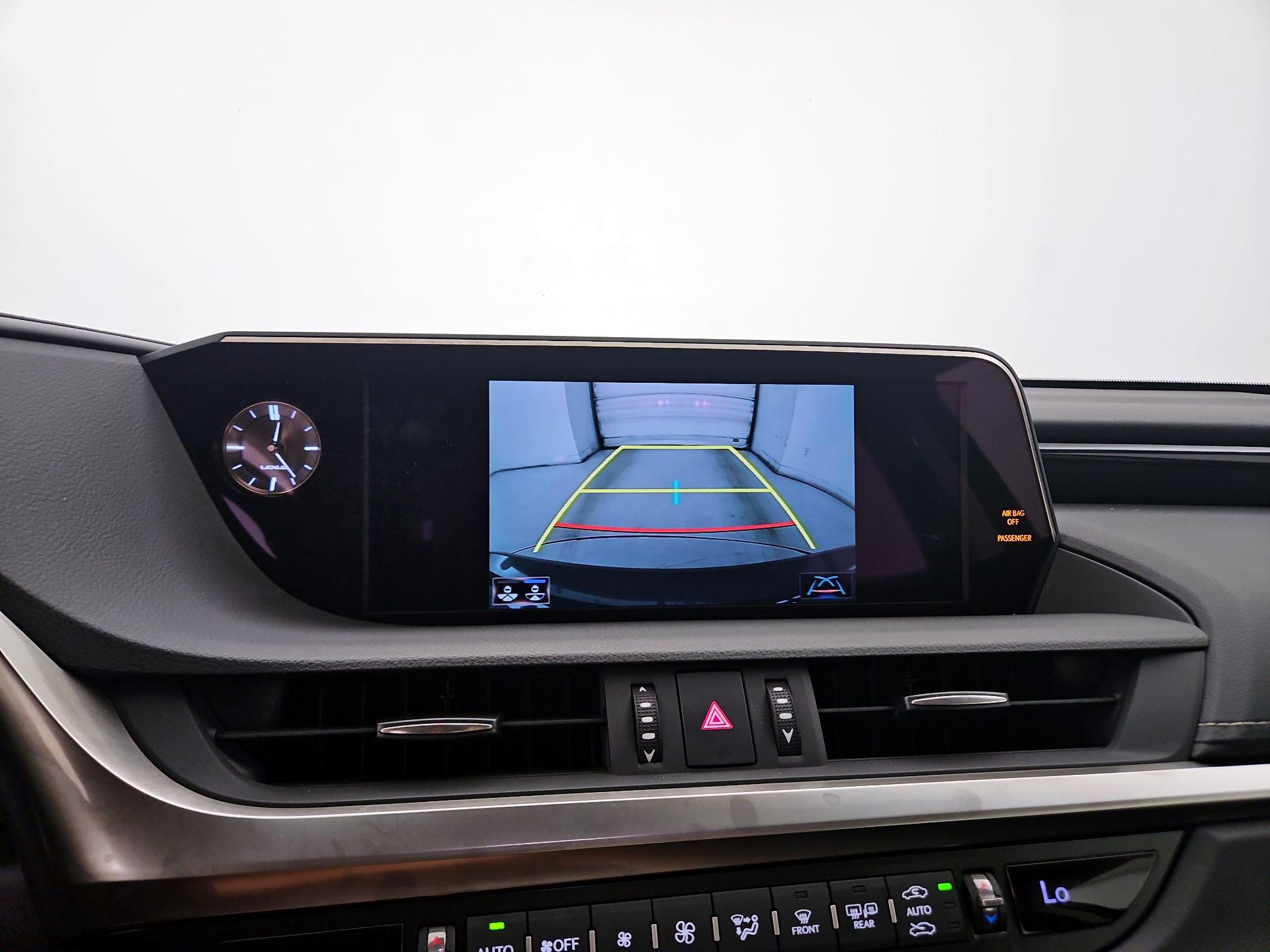 Thumbnail: 2019 Lexus ES - 15