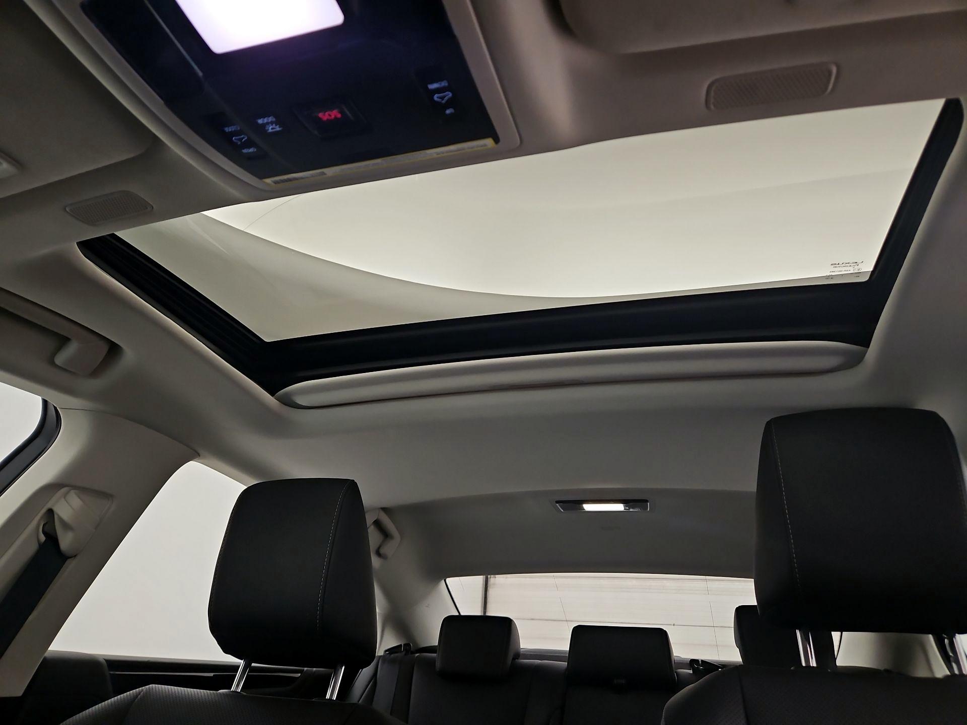 Thumbnail: 2019 Lexus ES - 20
