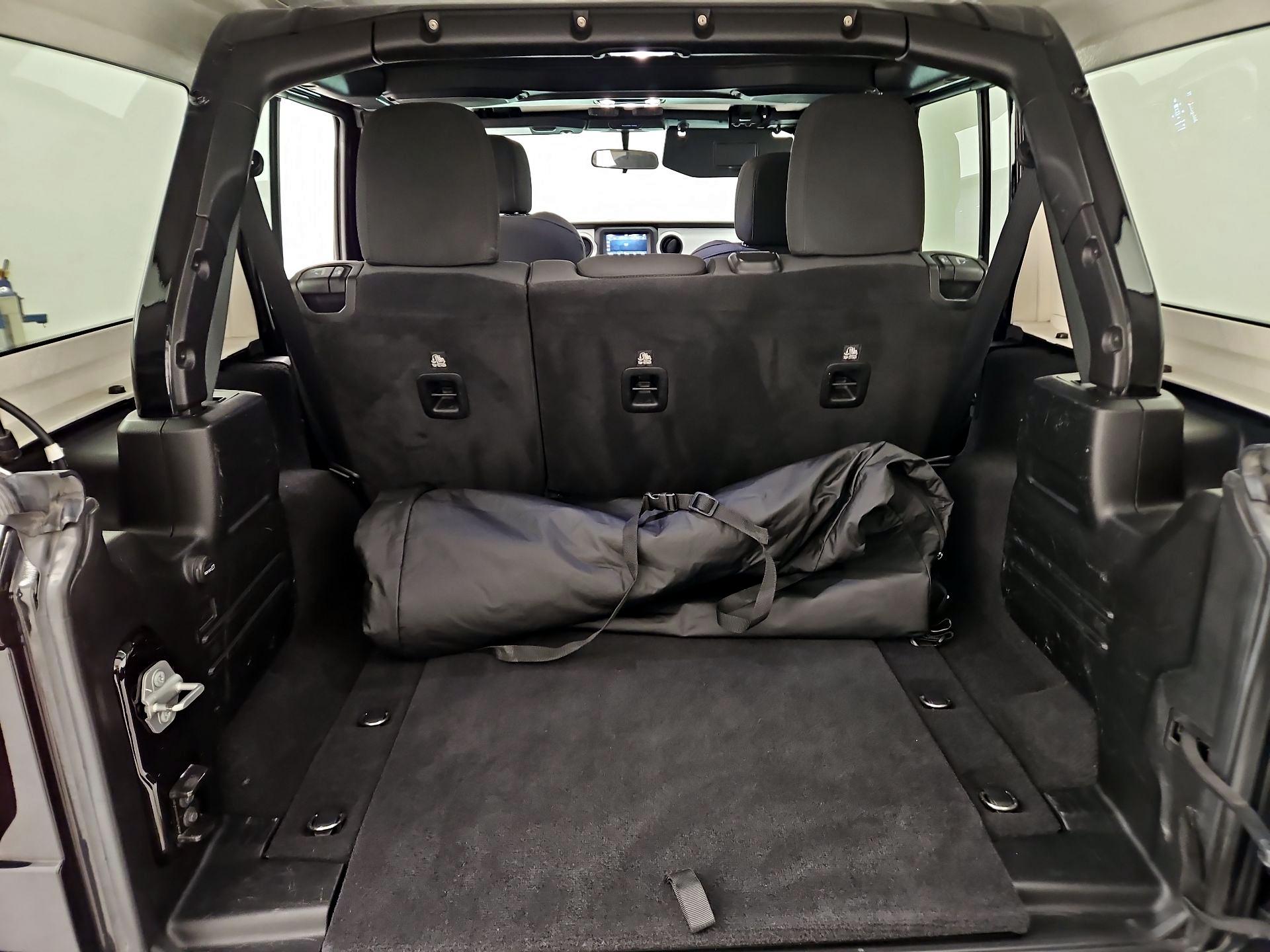 Thumbnail: 2021 Jeep Wrangler - 20