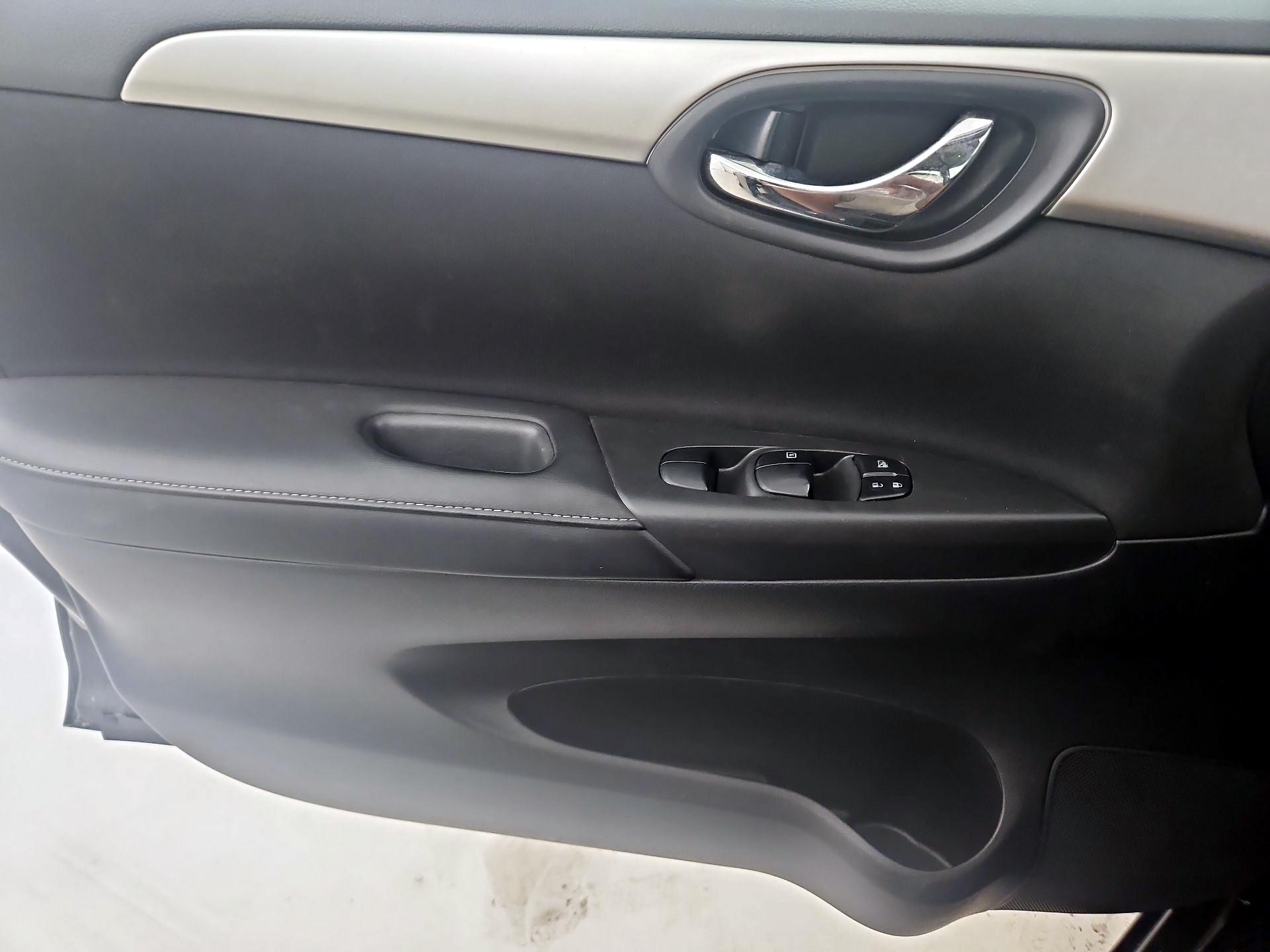 Thumbnail: 2019 Nissan Sentra - 12