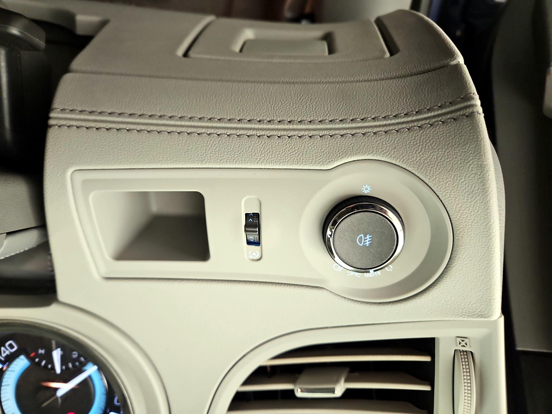 Thumbnail: 2013 Buick LaCrosse - 13