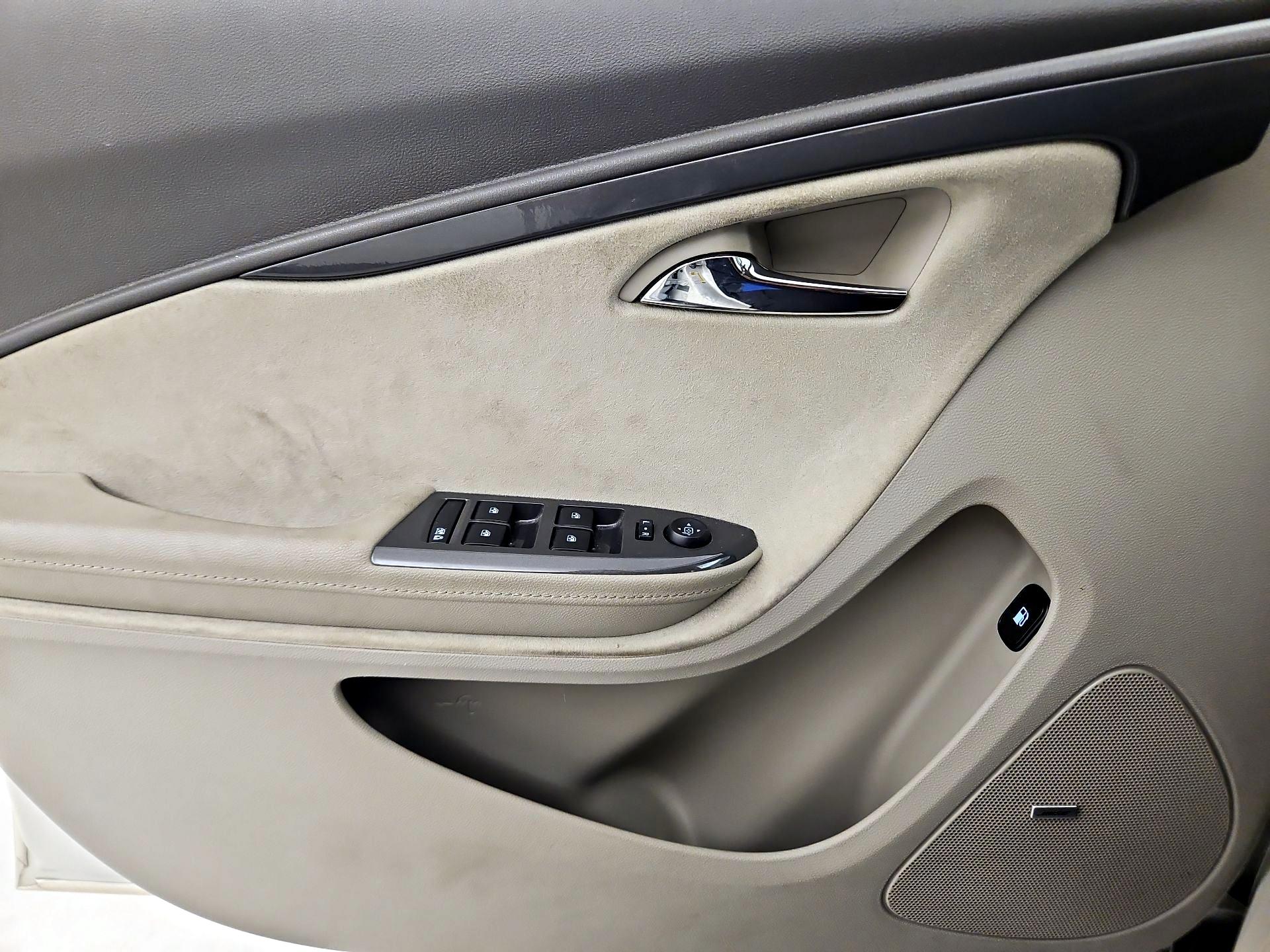 Thumbnail: 2014 Chevrolet Volt - 12