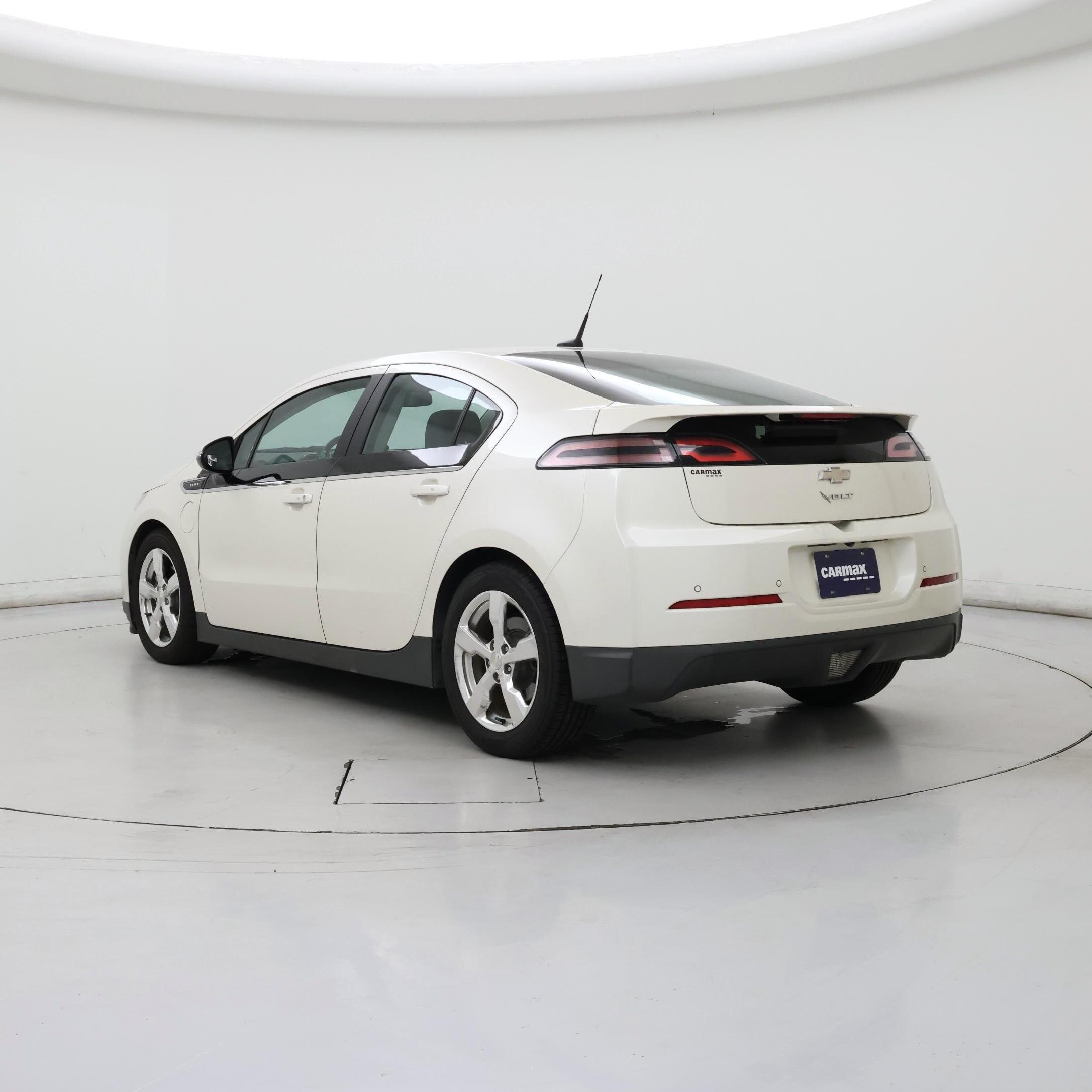 Thumbnail: 2014 Chevrolet Volt - 2