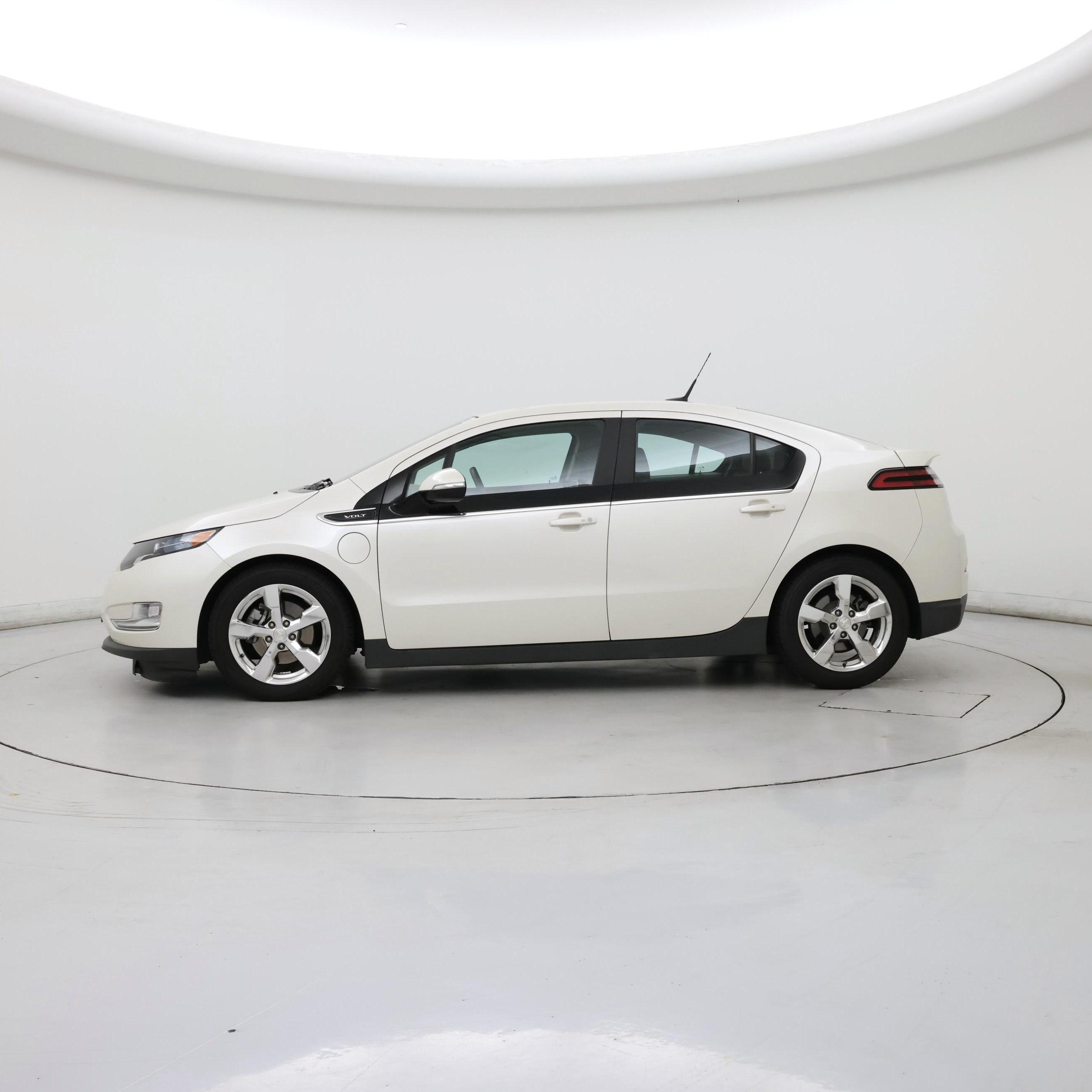 Thumbnail: 2014 Chevrolet Volt - 3