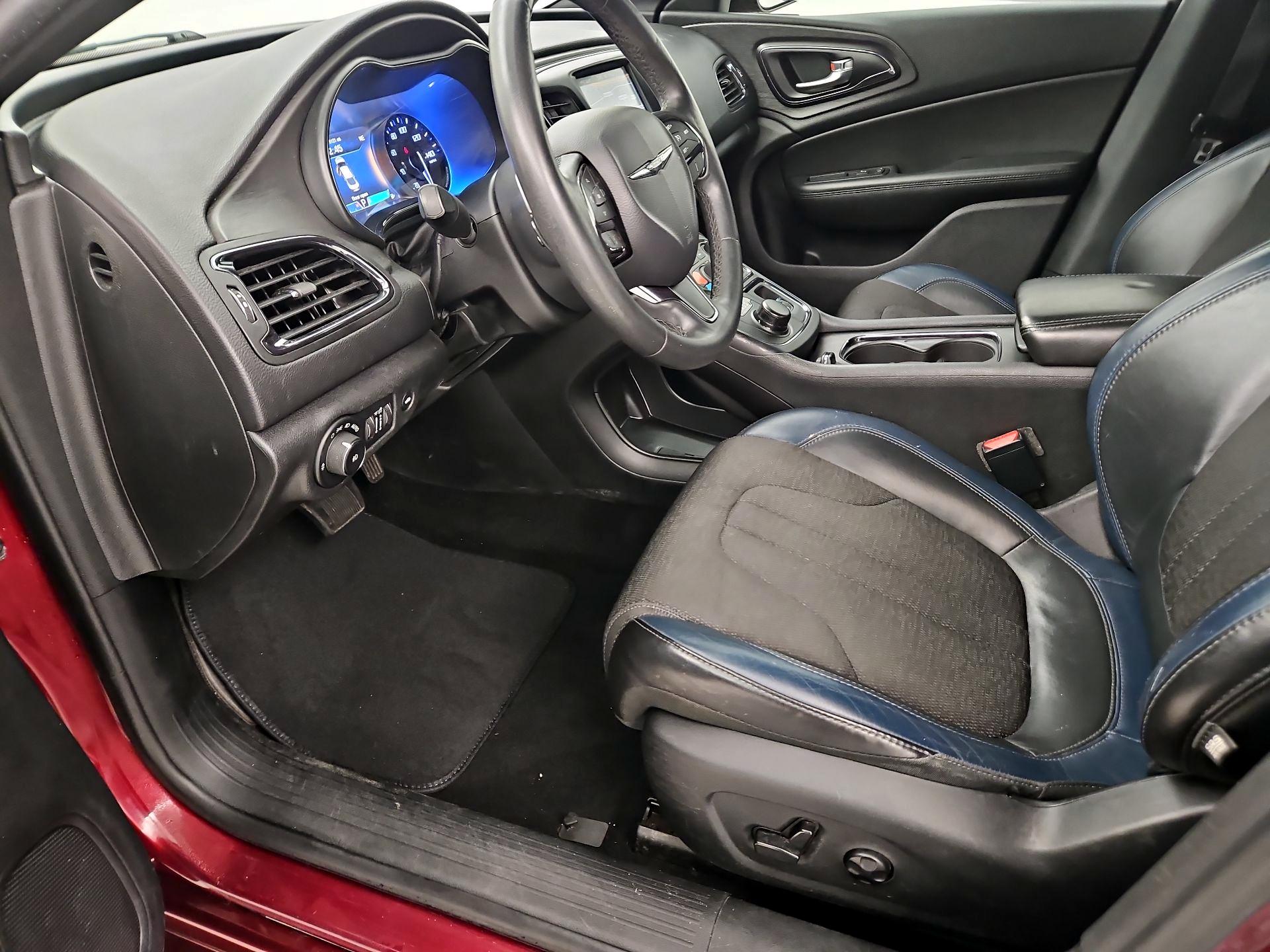 Thumbnail: 2016 Chrysler 200 - 11