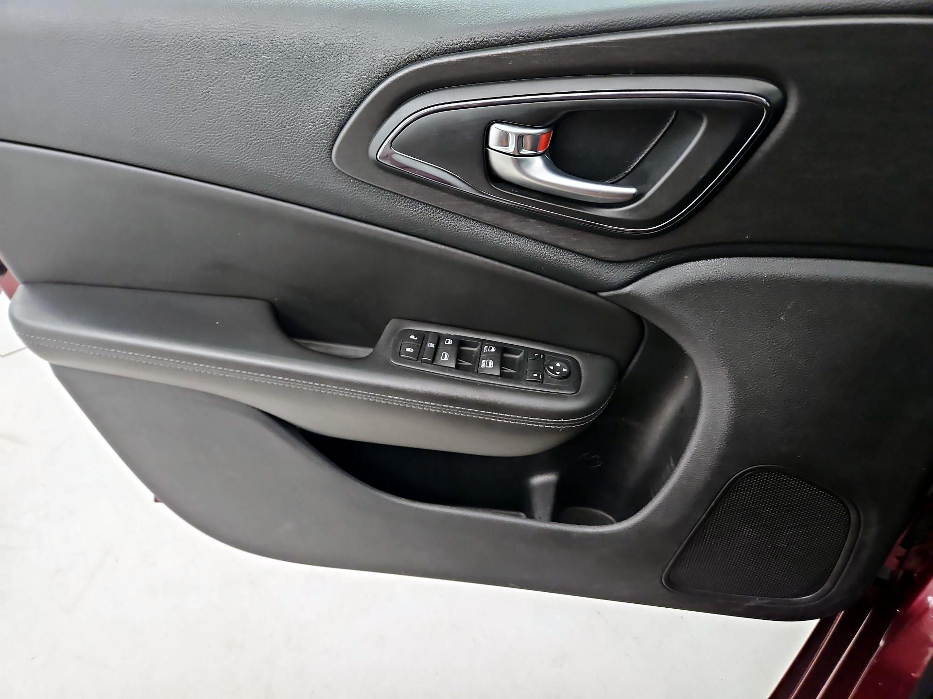 Thumbnail: 2016 Chrysler 200 - 12