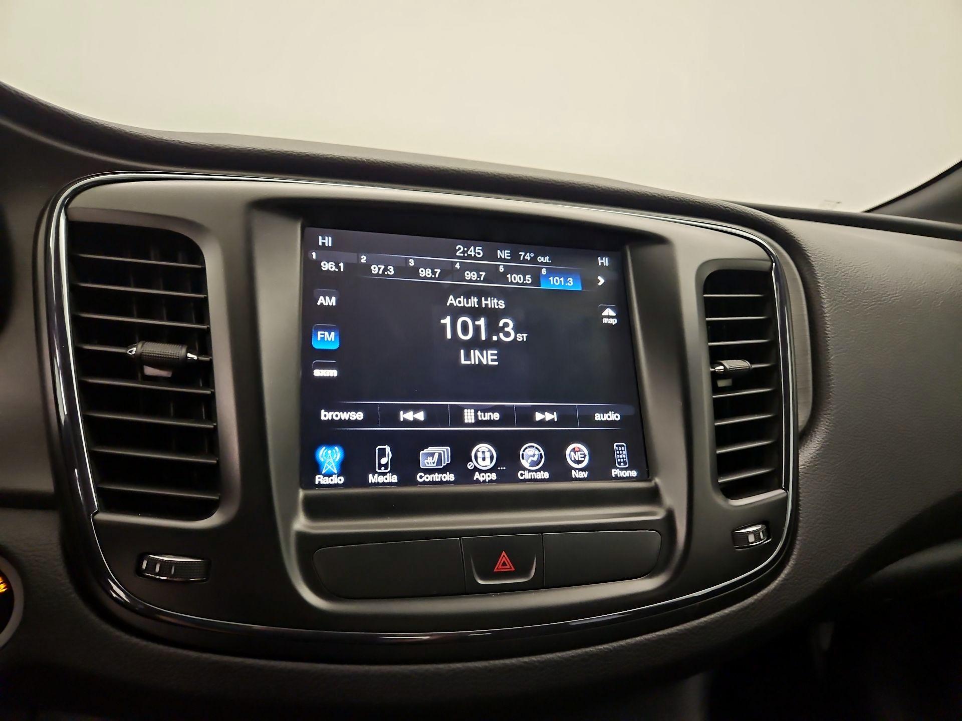 Thumbnail: 2016 Chrysler 200 - 16
