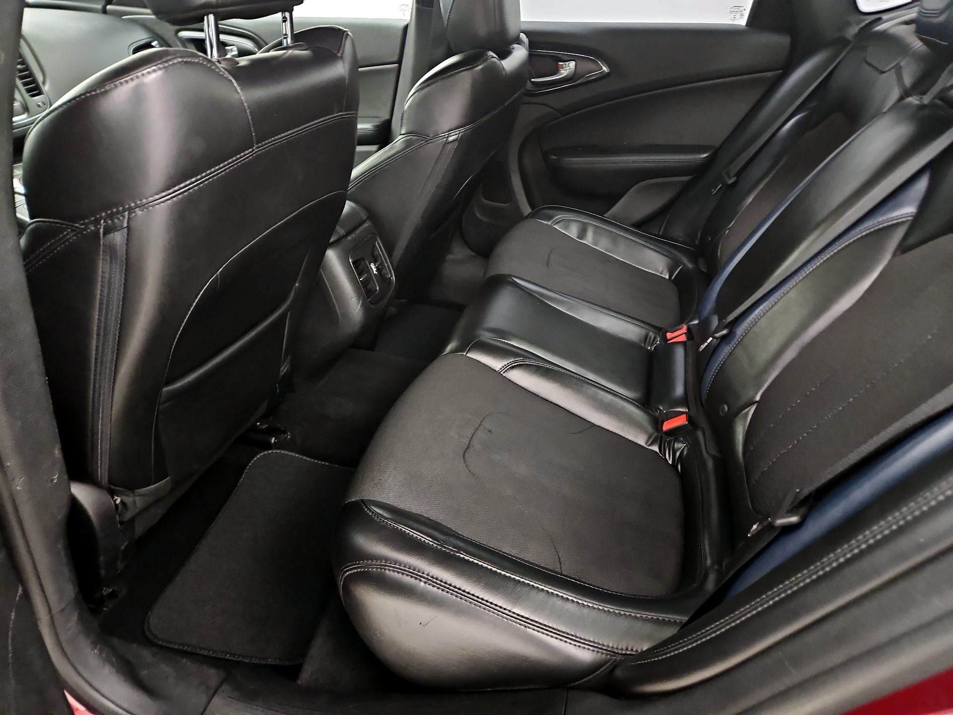 Thumbnail: 2016 Chrysler 200 - 20