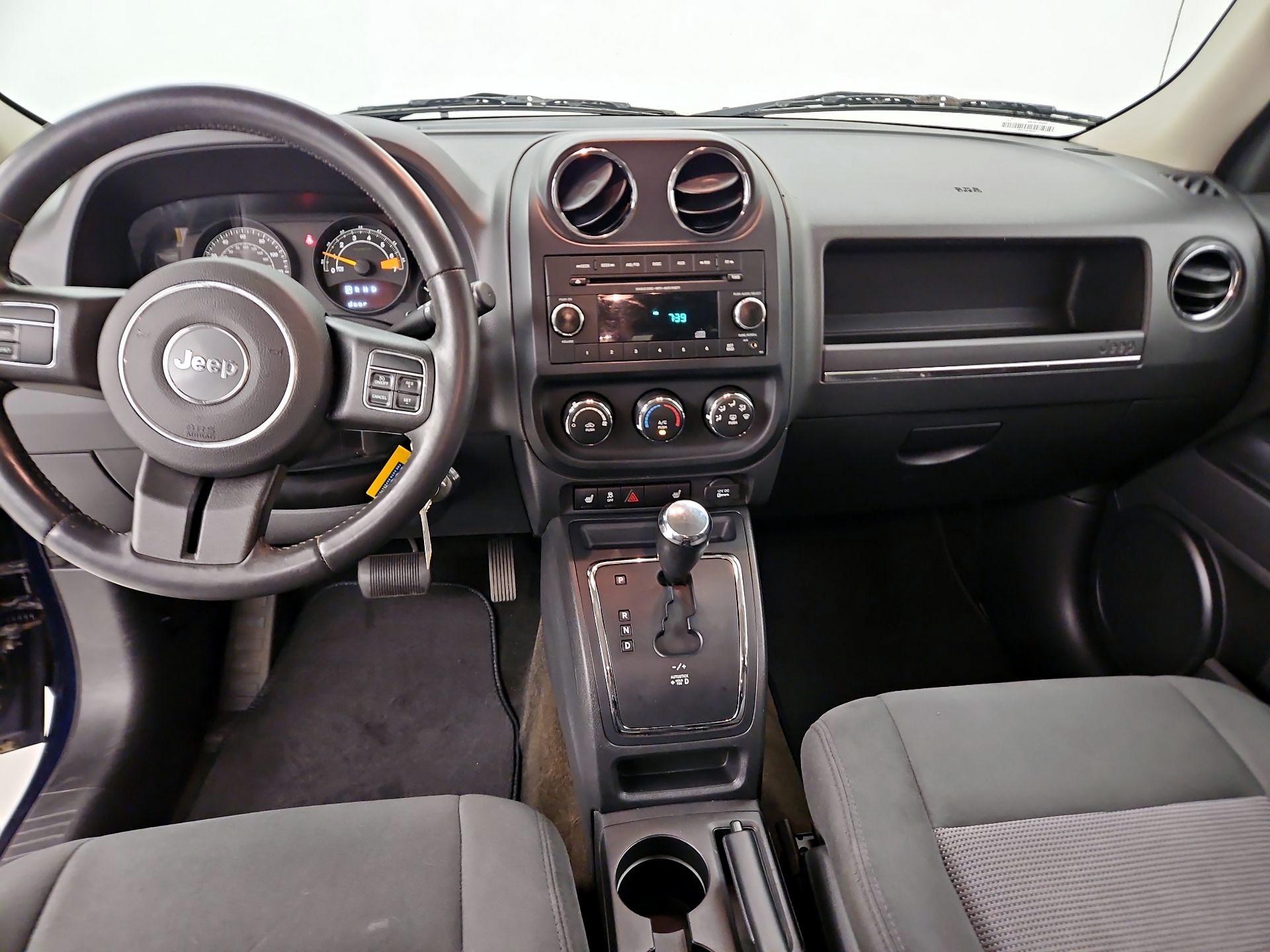 Thumbnail: 2015 Jeep Patriot - 9