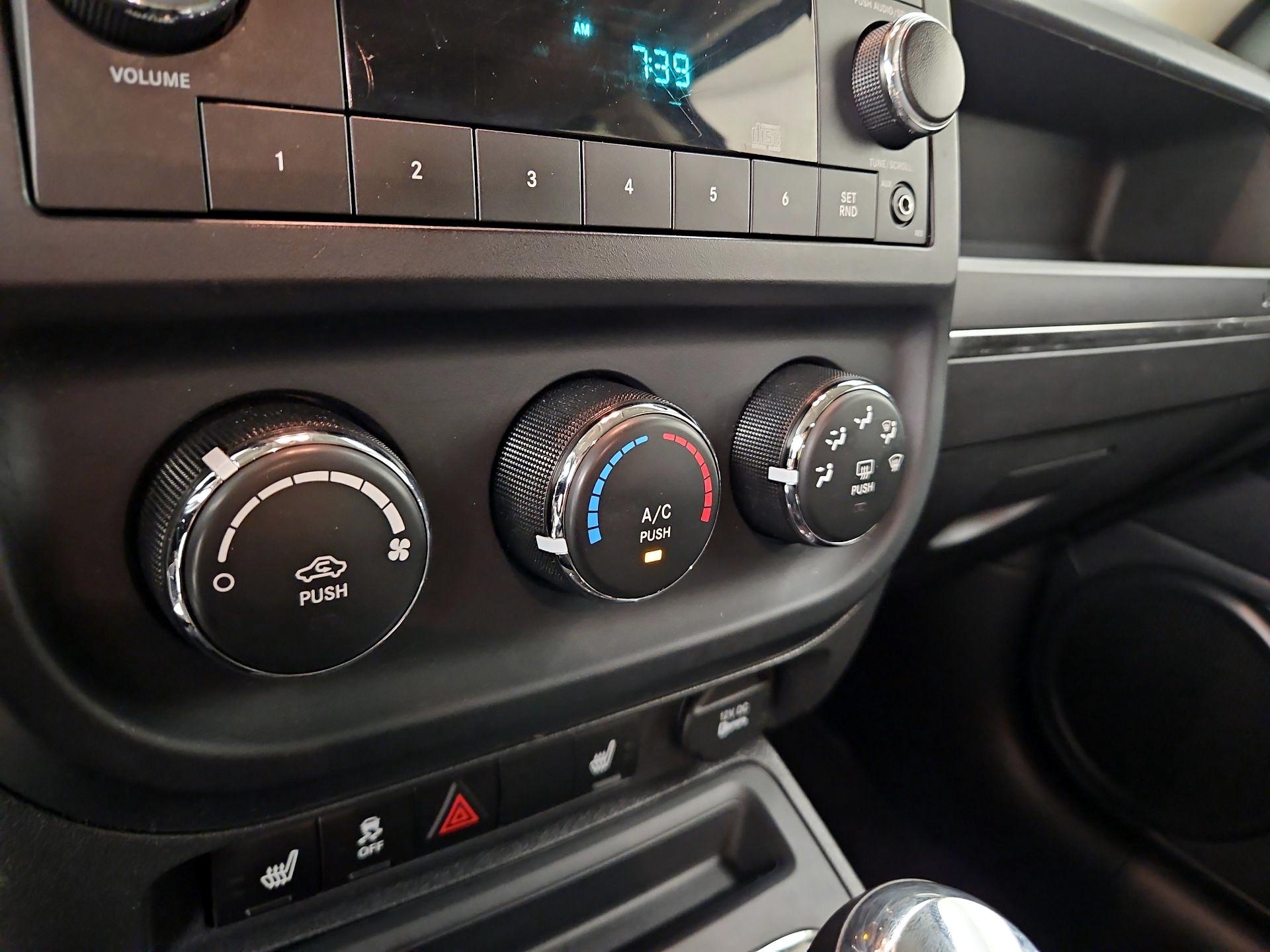 Thumbnail: 2015 Jeep Patriot - 14