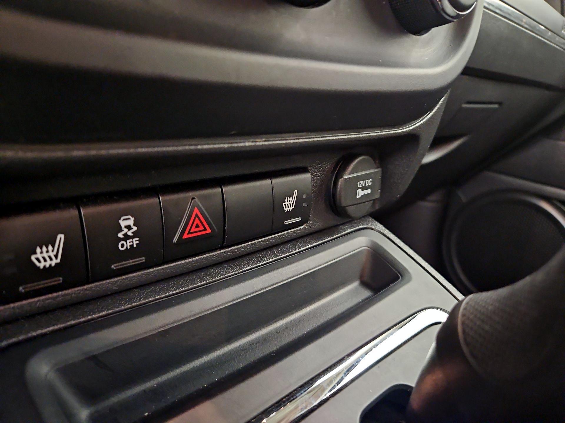 Thumbnail: 2015 Jeep Patriot - 16