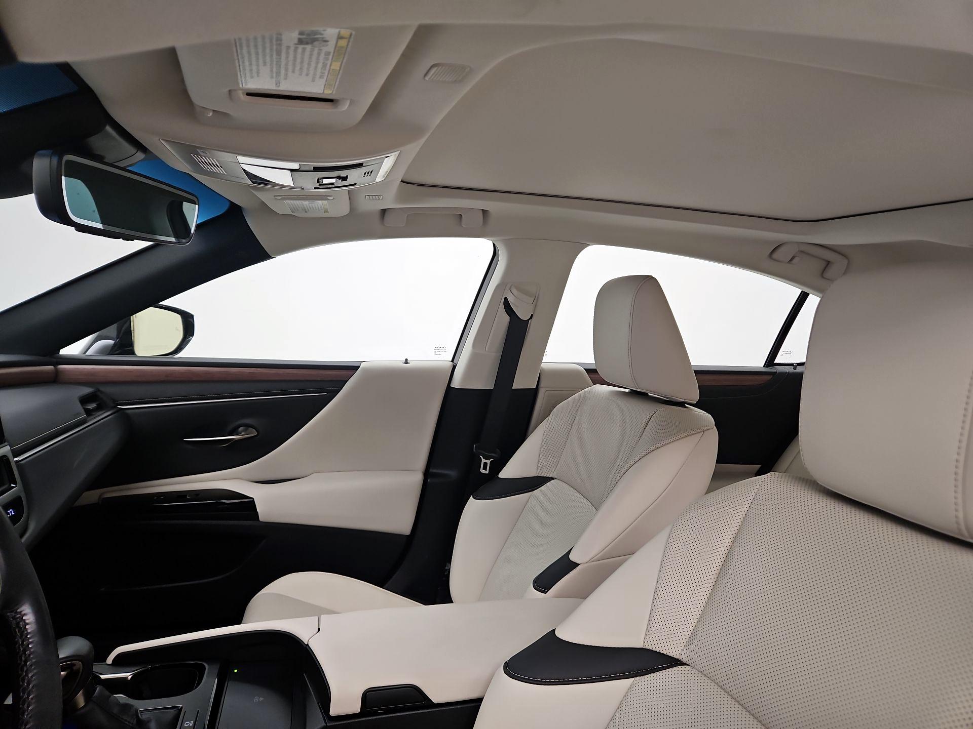 Thumbnail: 2023 Lexus ES - 20