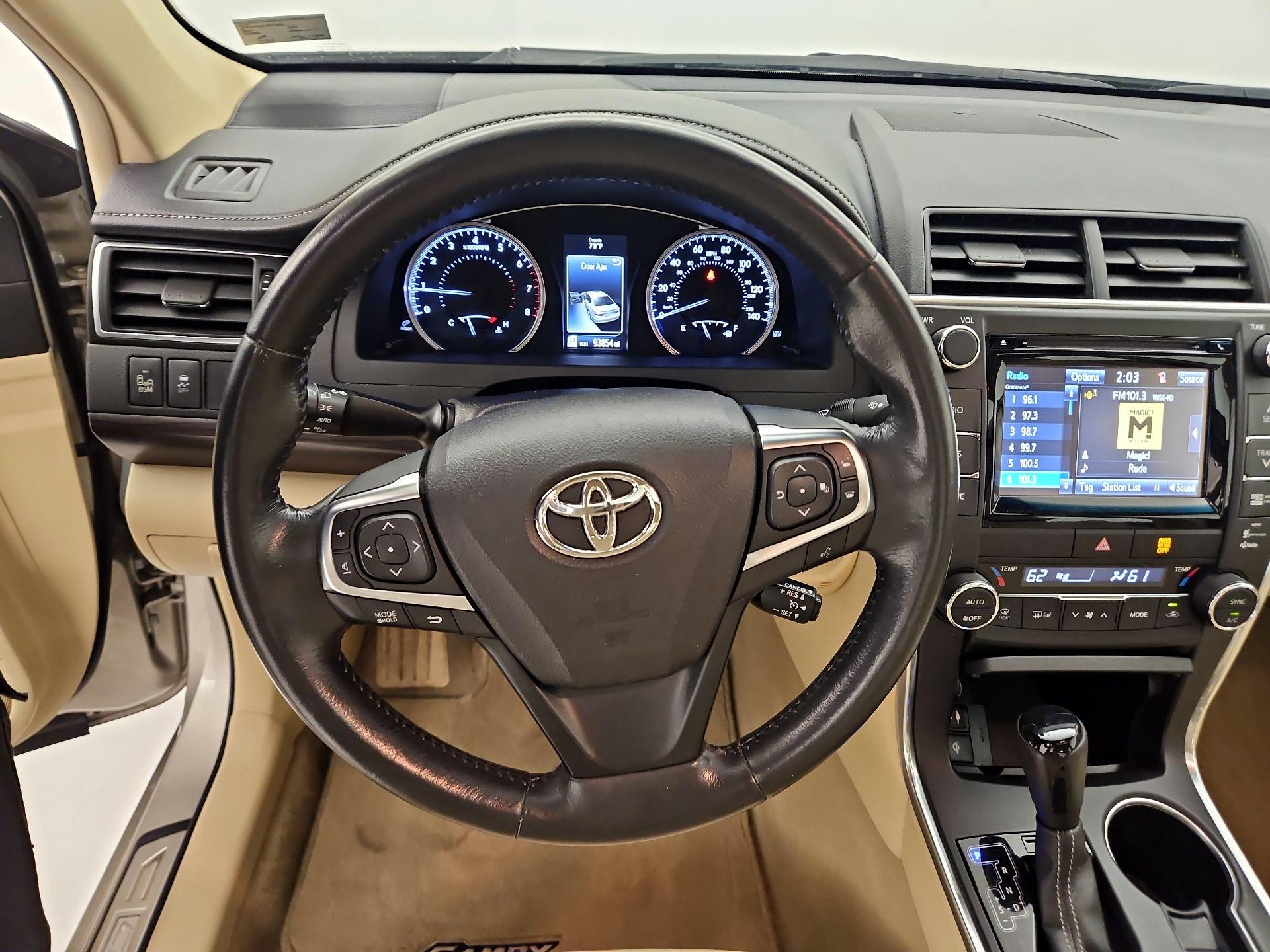 Thumbnail: 2015 Toyota Camry - 10