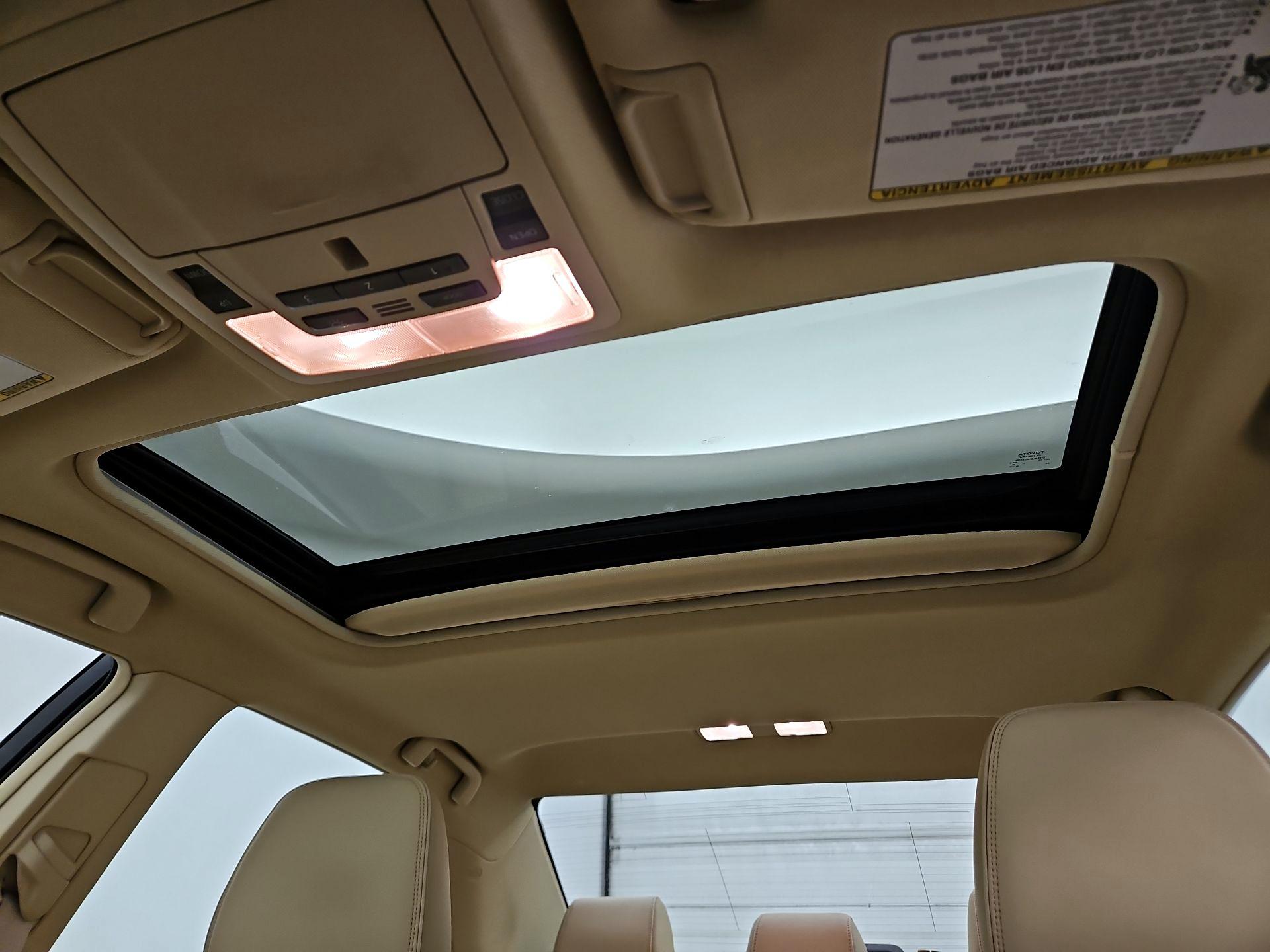 Thumbnail: 2015 Toyota Camry - 19