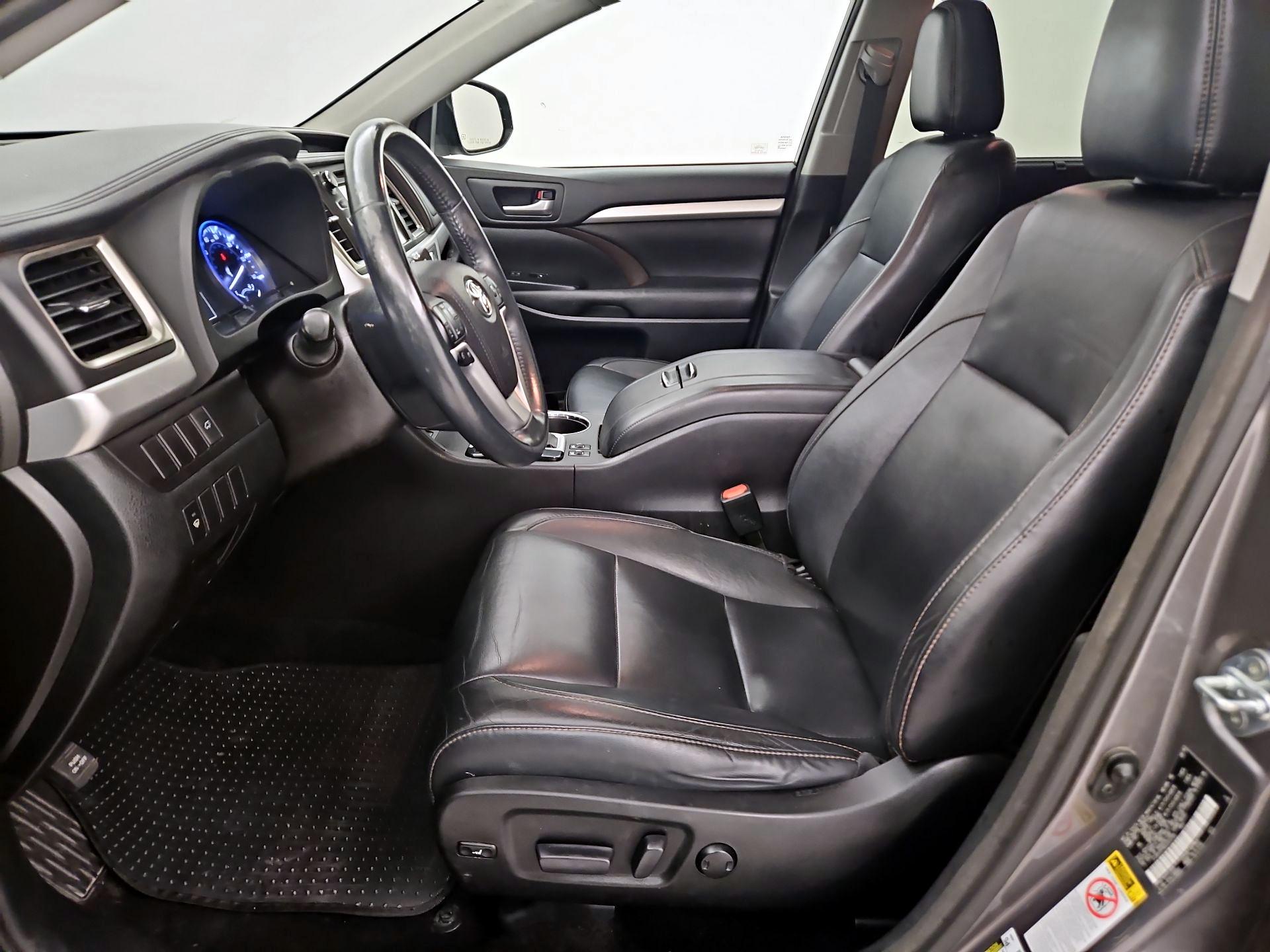 Thumbnail: 2016 Toyota Highlander - 11