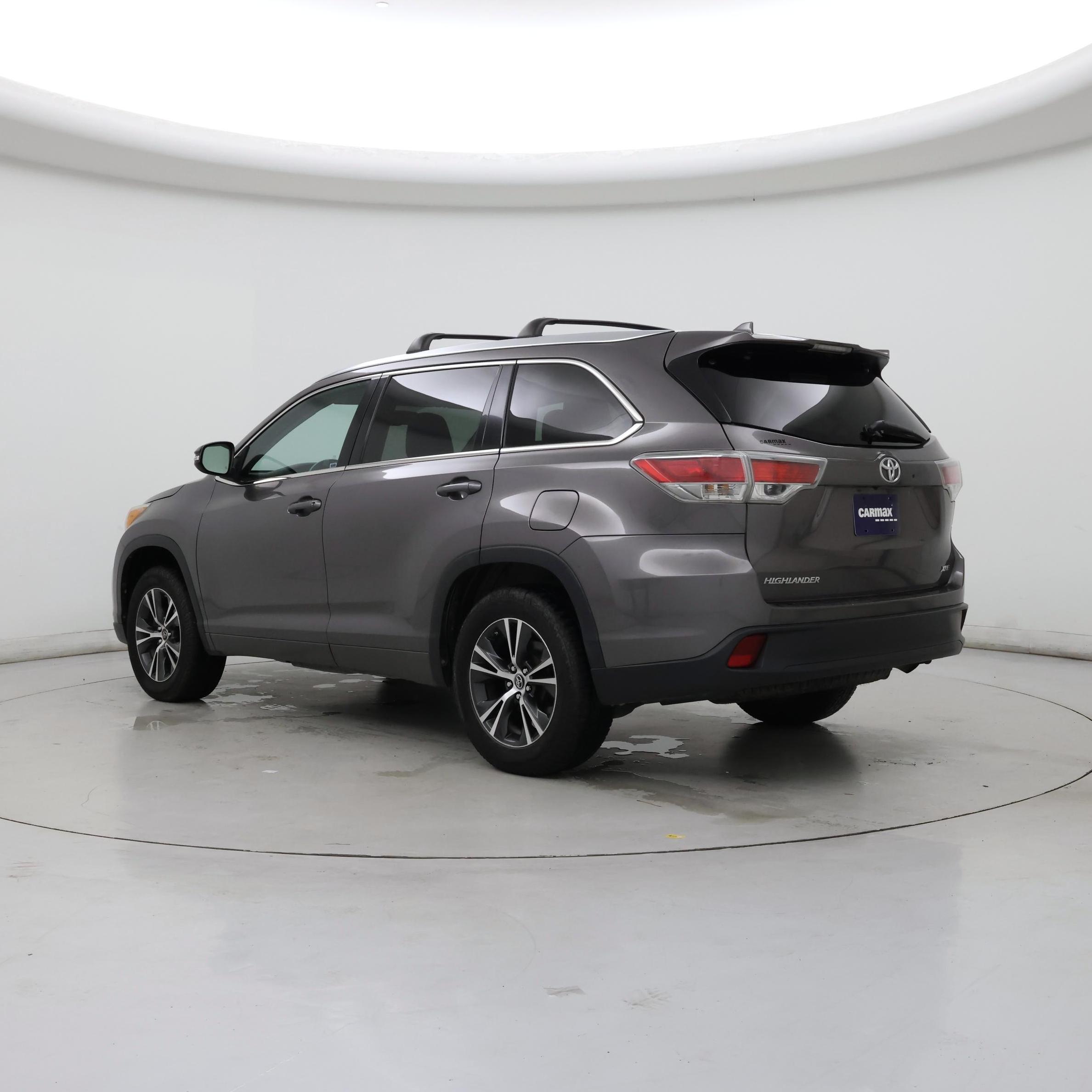 Thumbnail: 2016 Toyota Highlander - 2