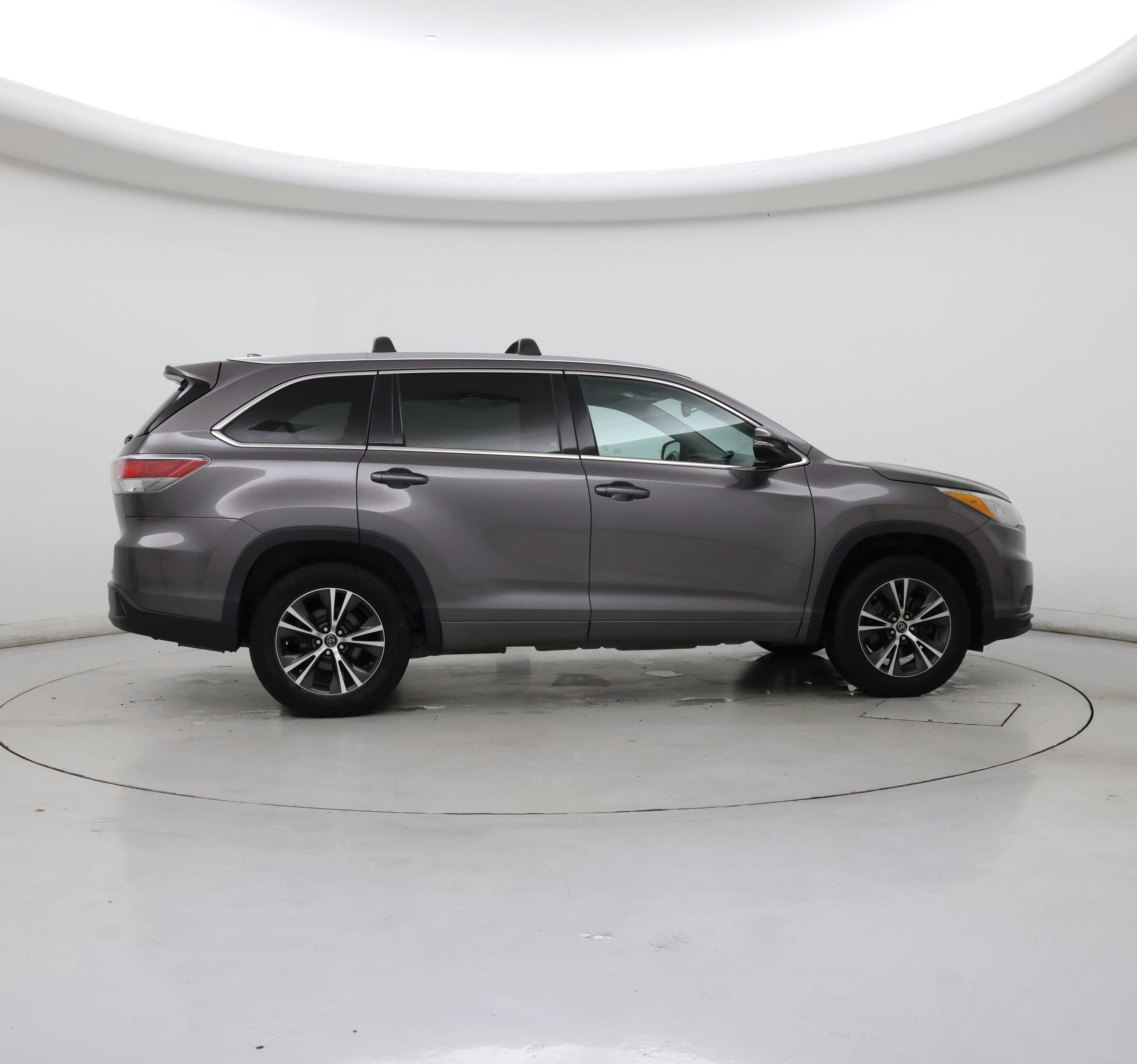 Thumbnail: 2016 Toyota Highlander - 7