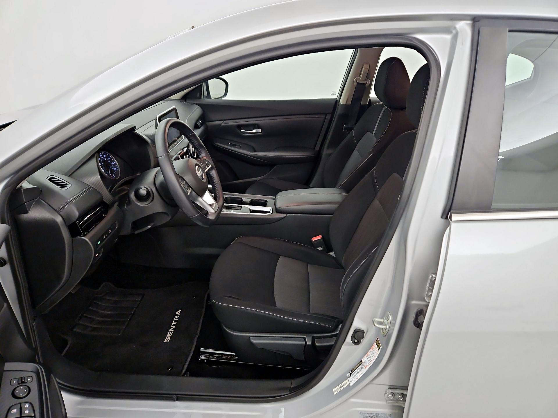 Thumbnail: 2020 Nissan Sentra - 11