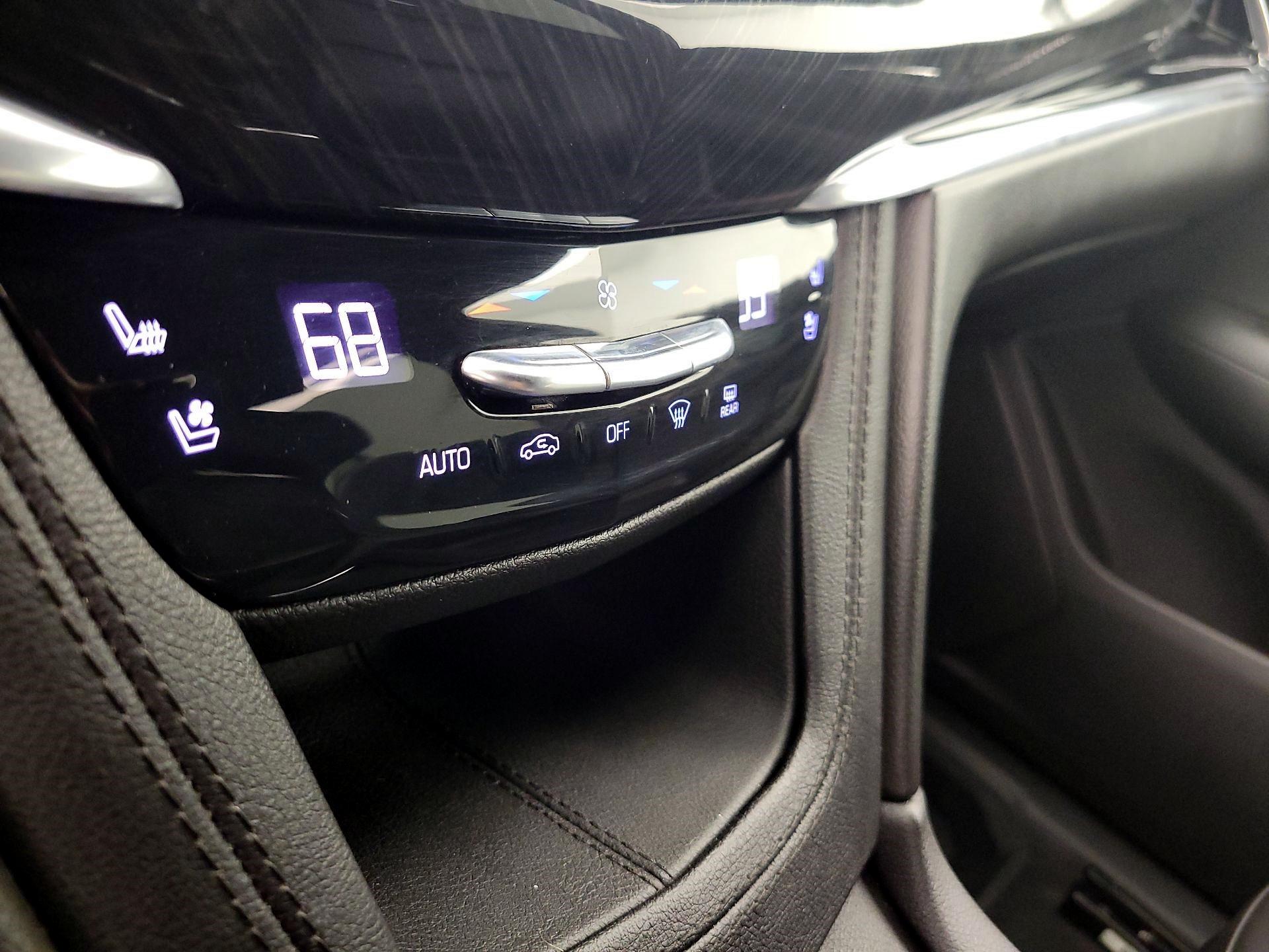 Thumbnail: 2020 Cadillac XT6 - 16