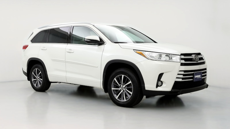 2017 Toyota Highlander XLE Hero Image