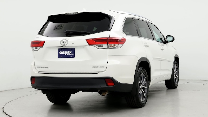 2017 Toyota Highlander XLE 8