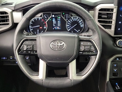 Steering Wheel & Instrument Cluster (On)