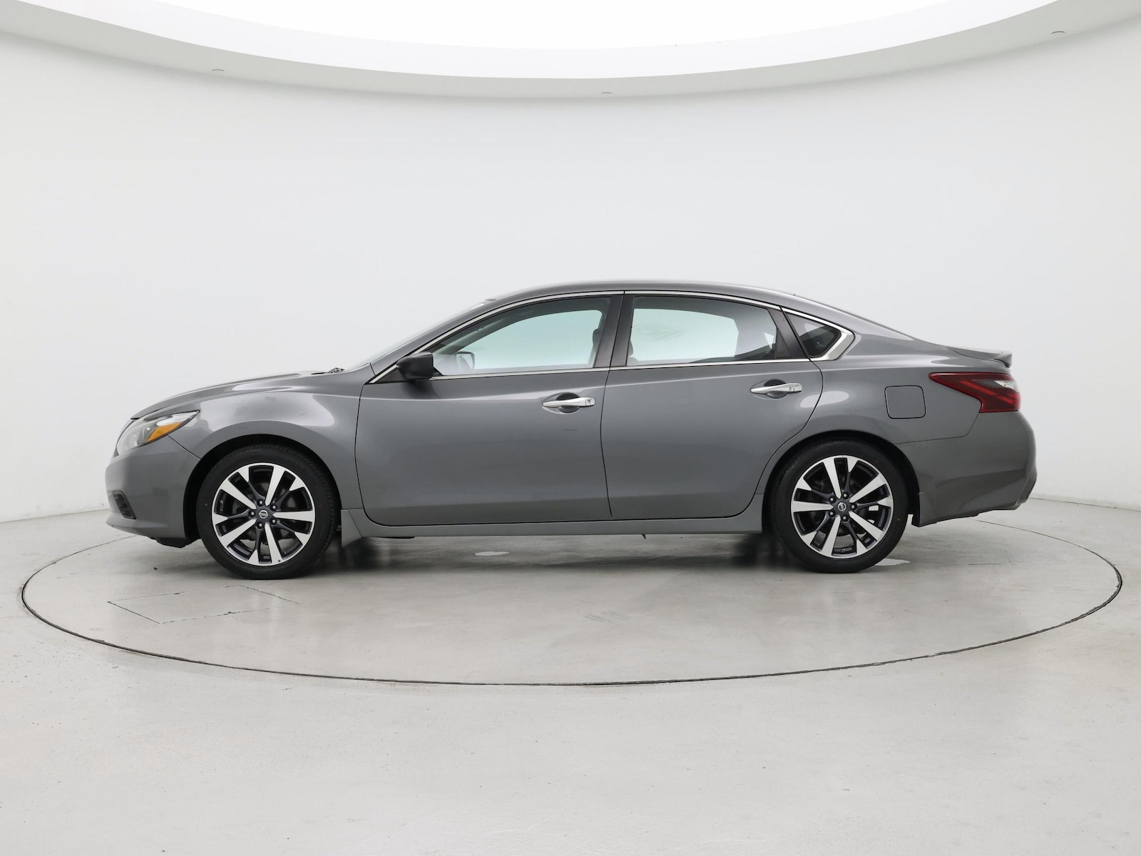 Image 4 of 2017 Nissan Altima SR