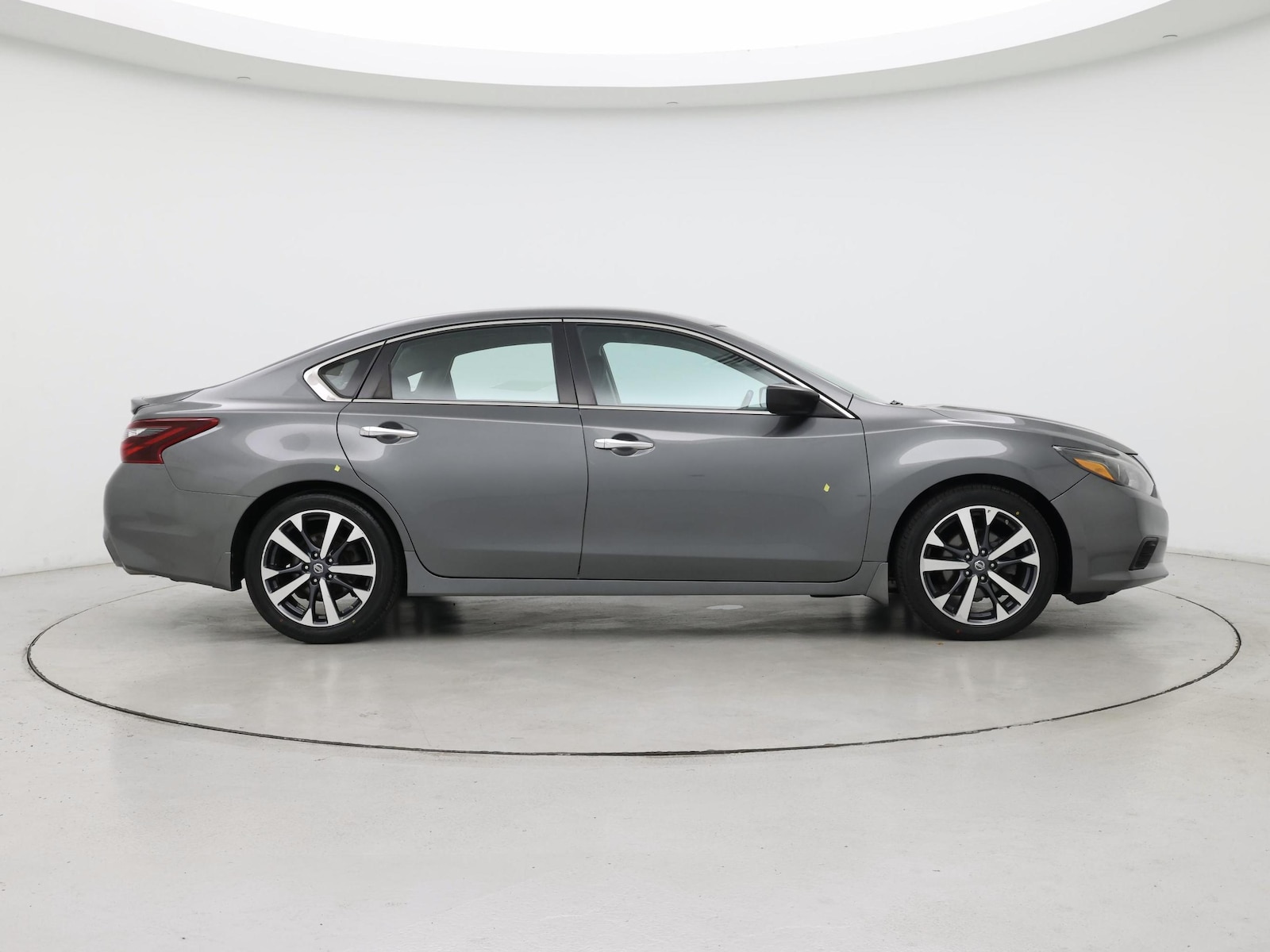 Image 8 of 2017 Nissan Altima SR