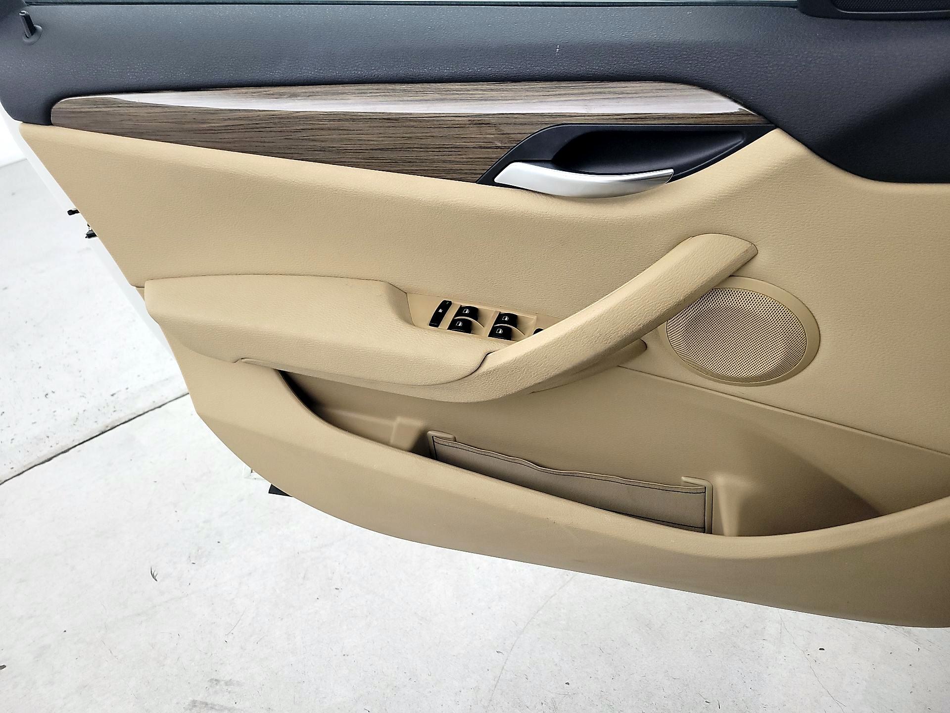 Thumbnail: 2014 BMW X1 - 12