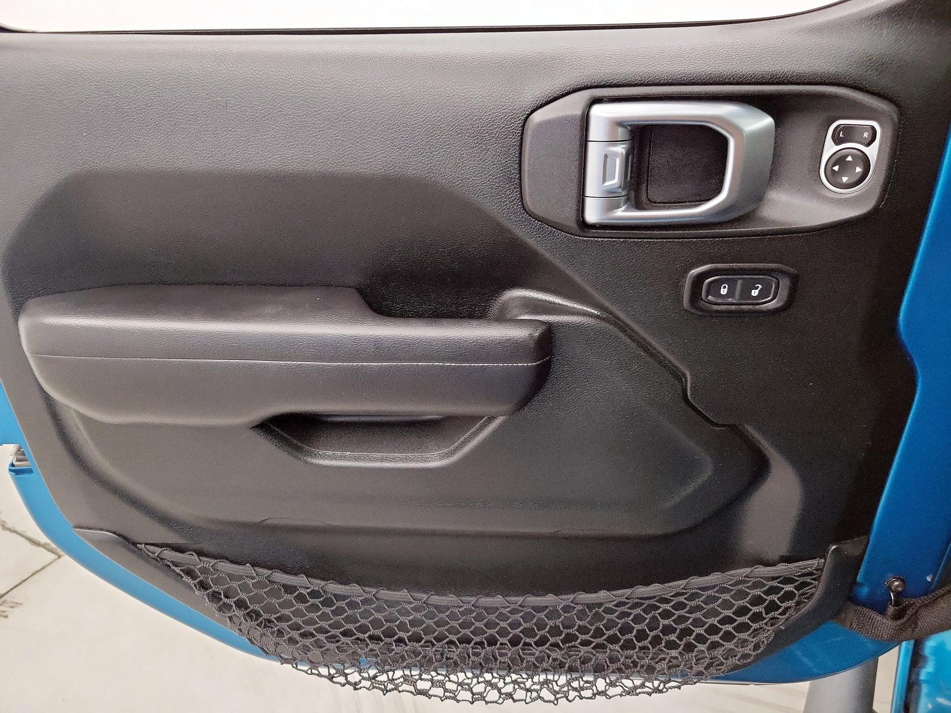 Thumbnail: 2019 Jeep Wrangler - 12