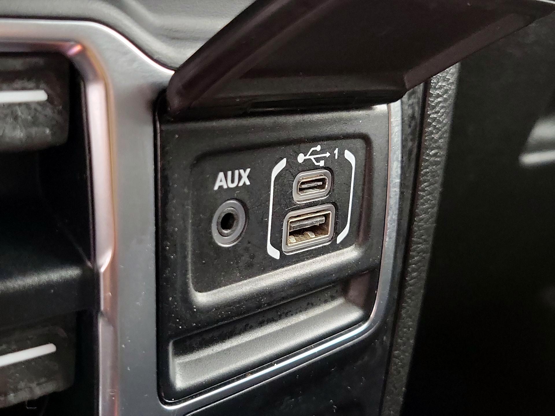Thumbnail: 2019 Jeep Wrangler - 18