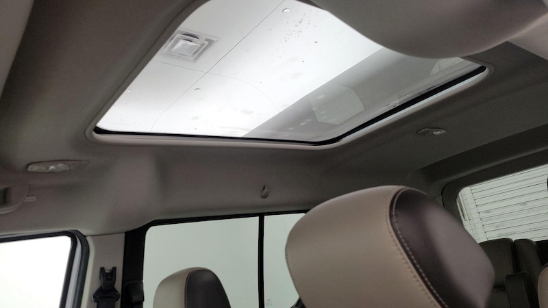 2016 Ford Transit Series  18