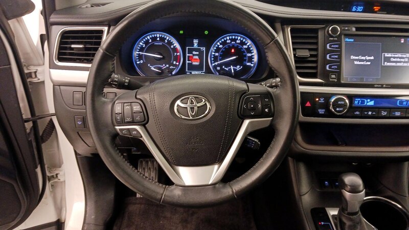 2015 Toyota Highlander Limited 10