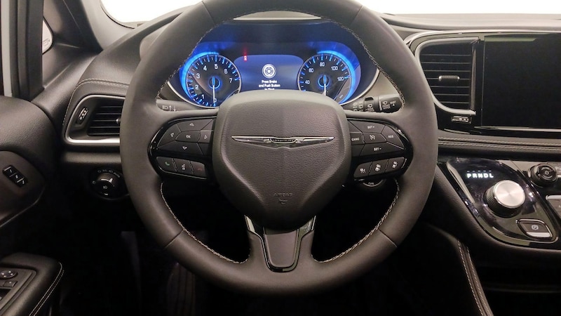 2022 Chrysler Pacifica Limited 10