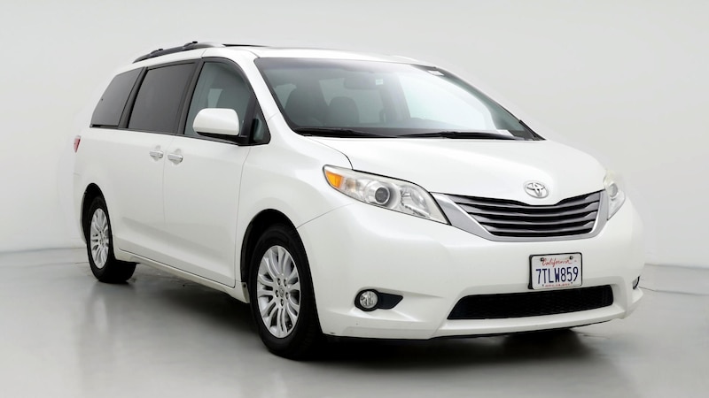 2016 Toyota Sienna XLE Hero Image